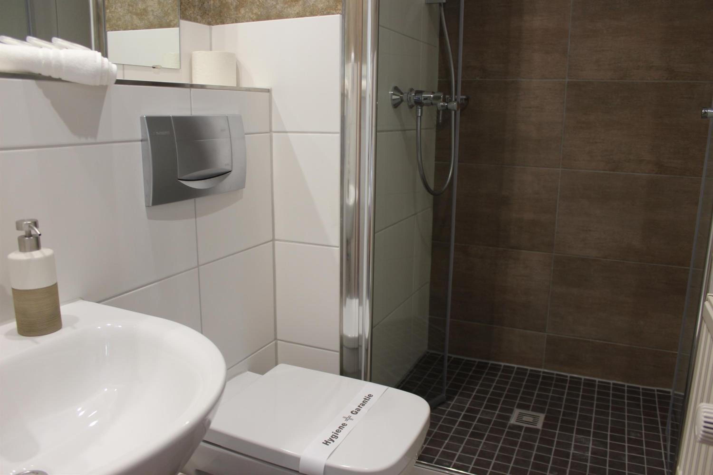 Family Room with Shower photo 3
