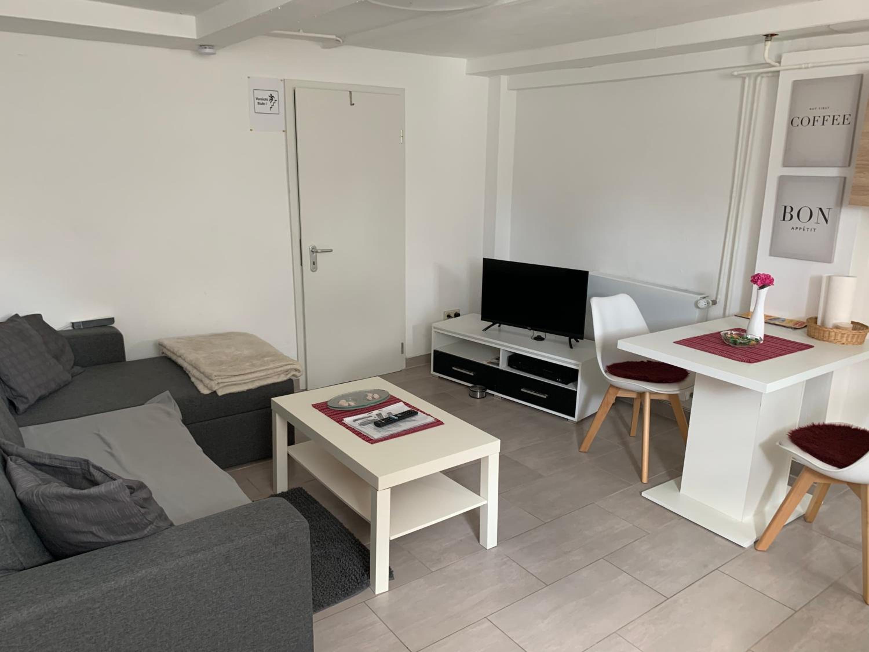 One-Bedroom Apartment - Photo 1