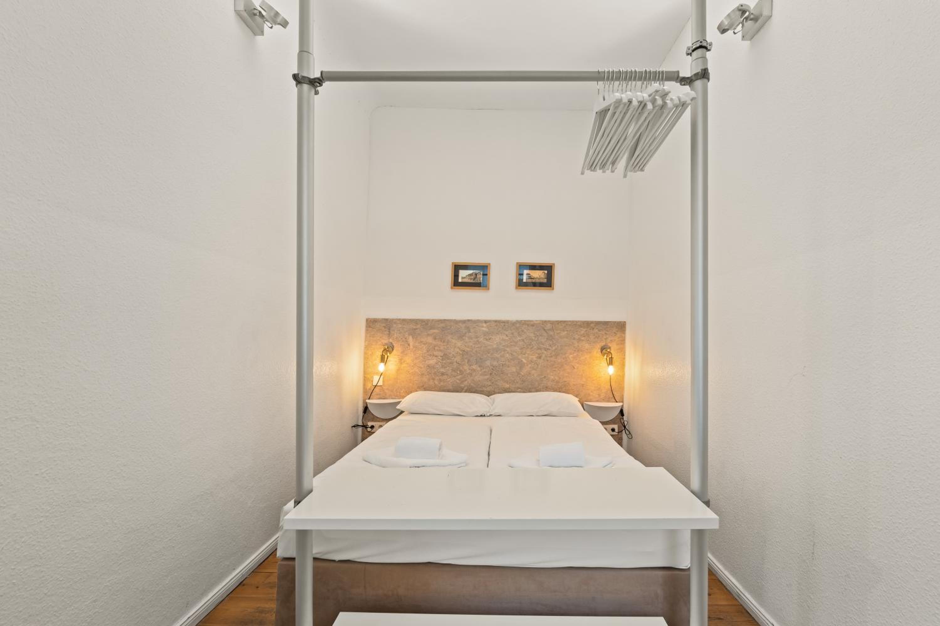 Apartment 10 photo 1