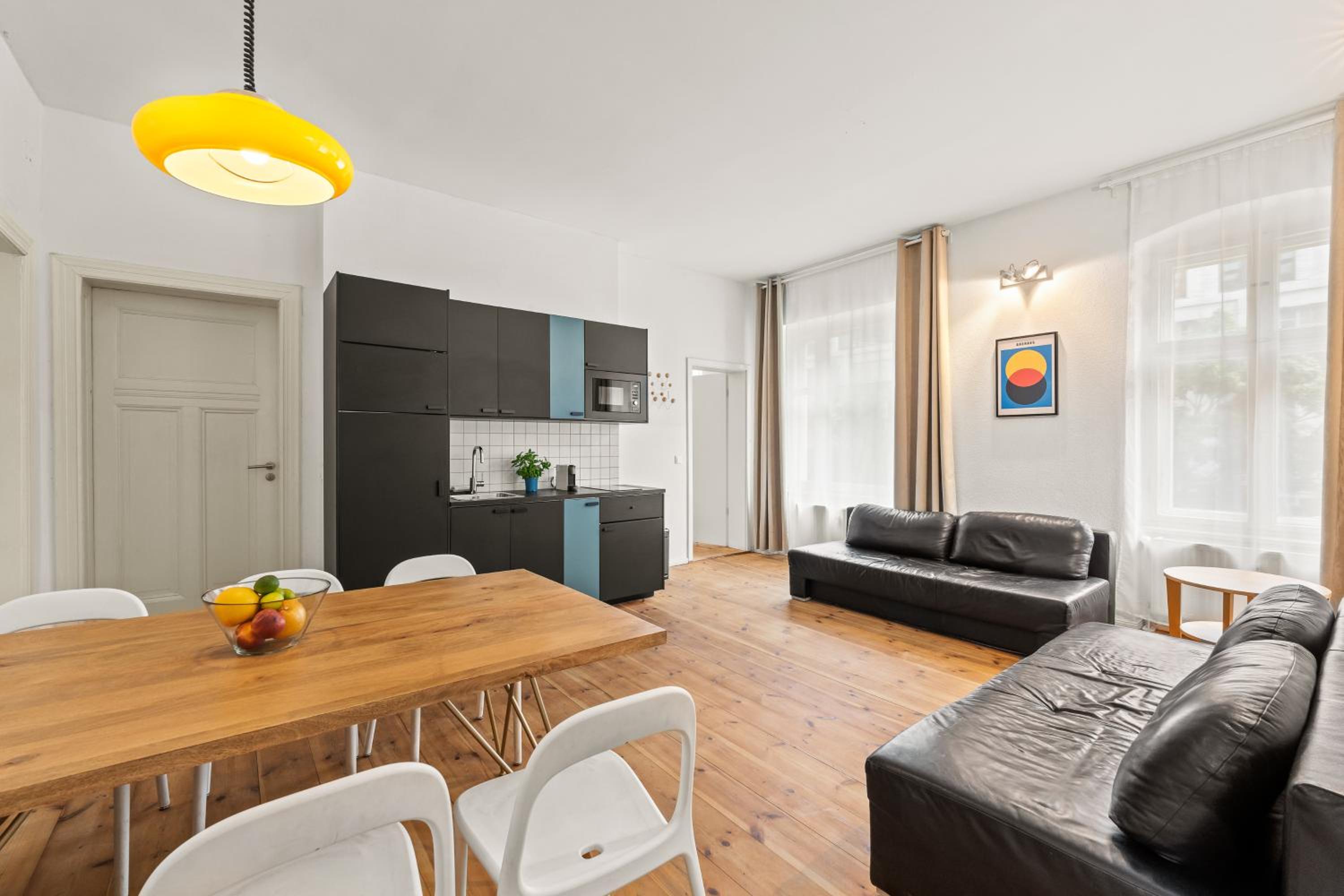 Apartment 10 photo 3