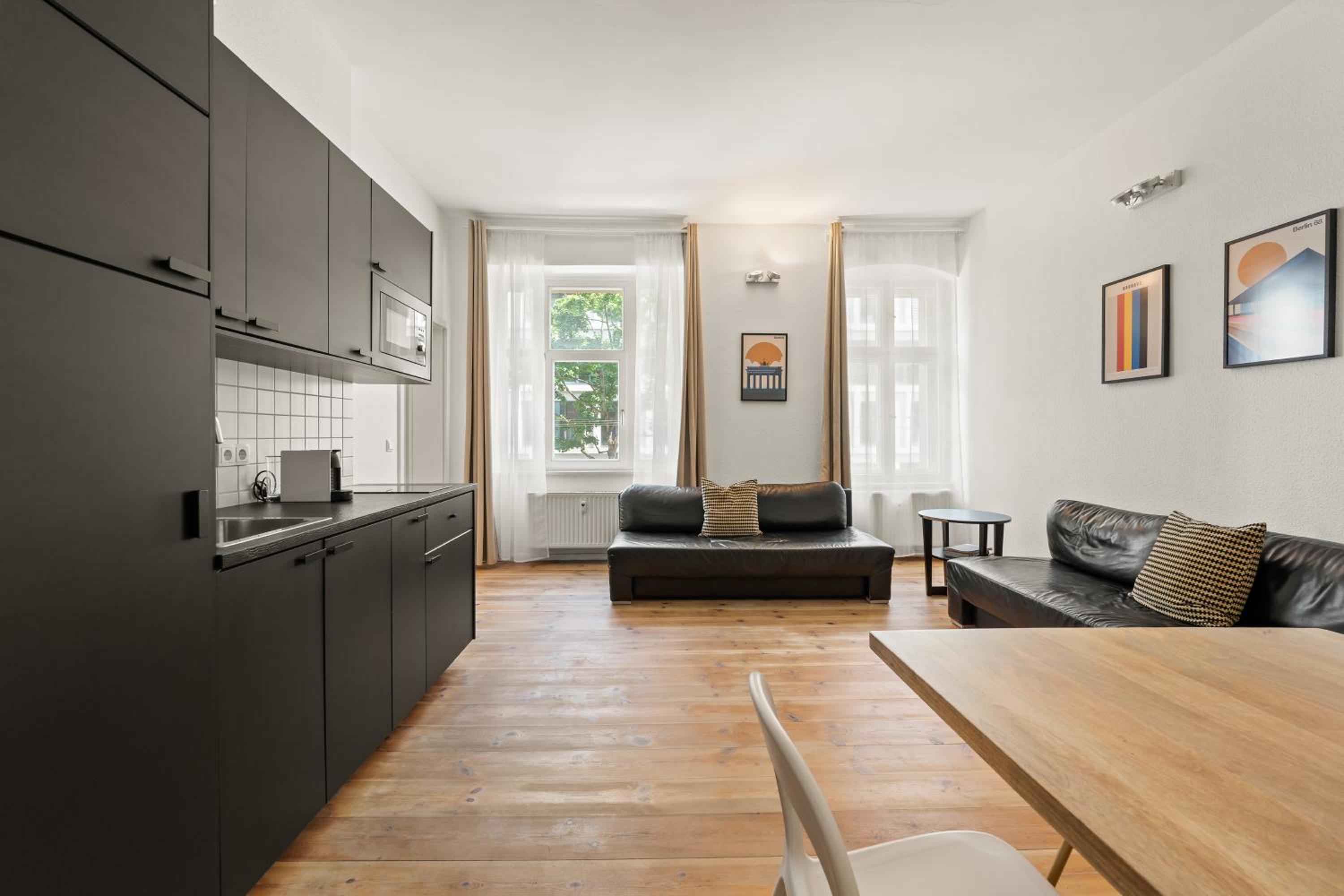 Apartment 6 photo 1