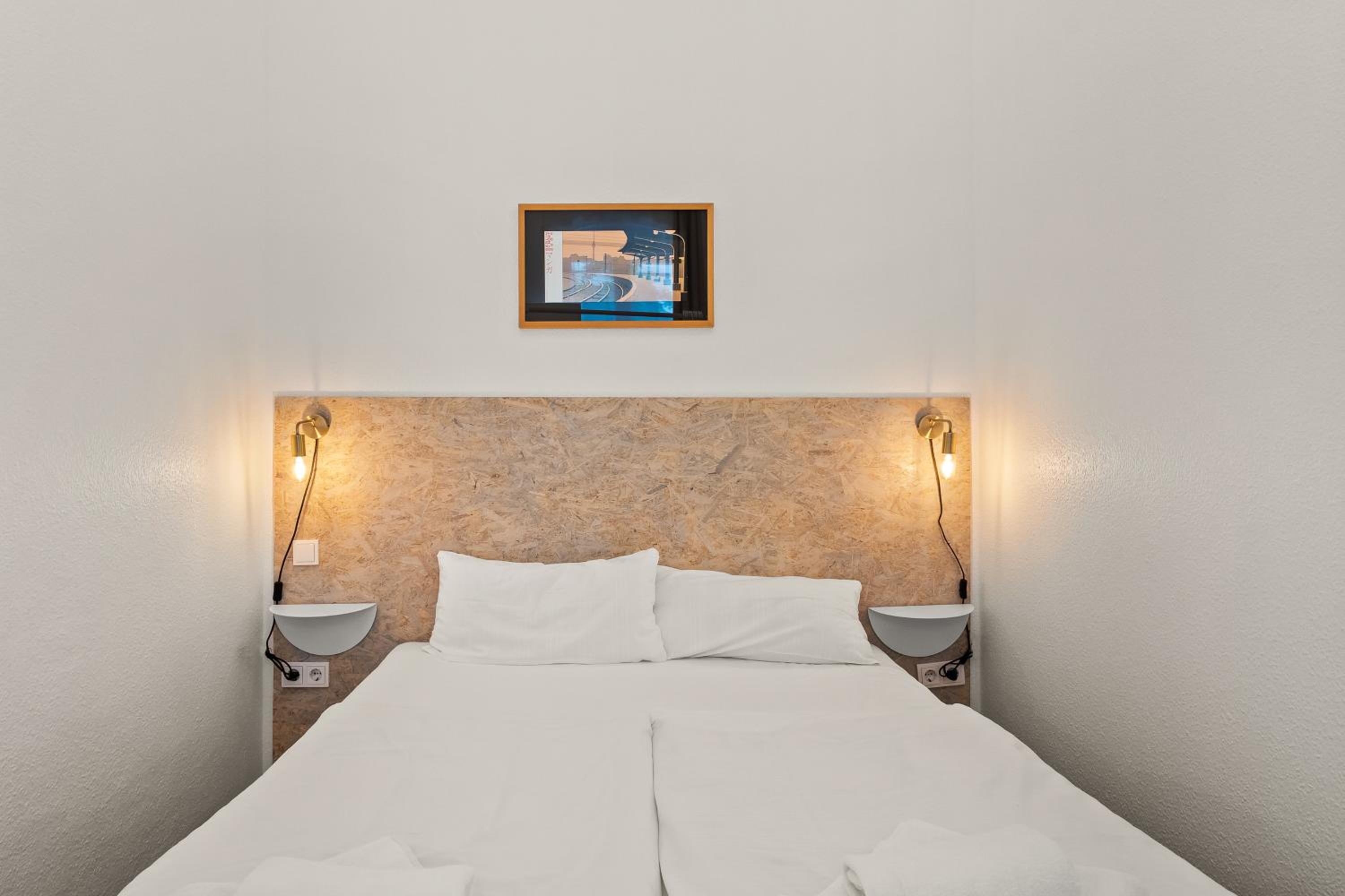 Apartment 6 photo 2