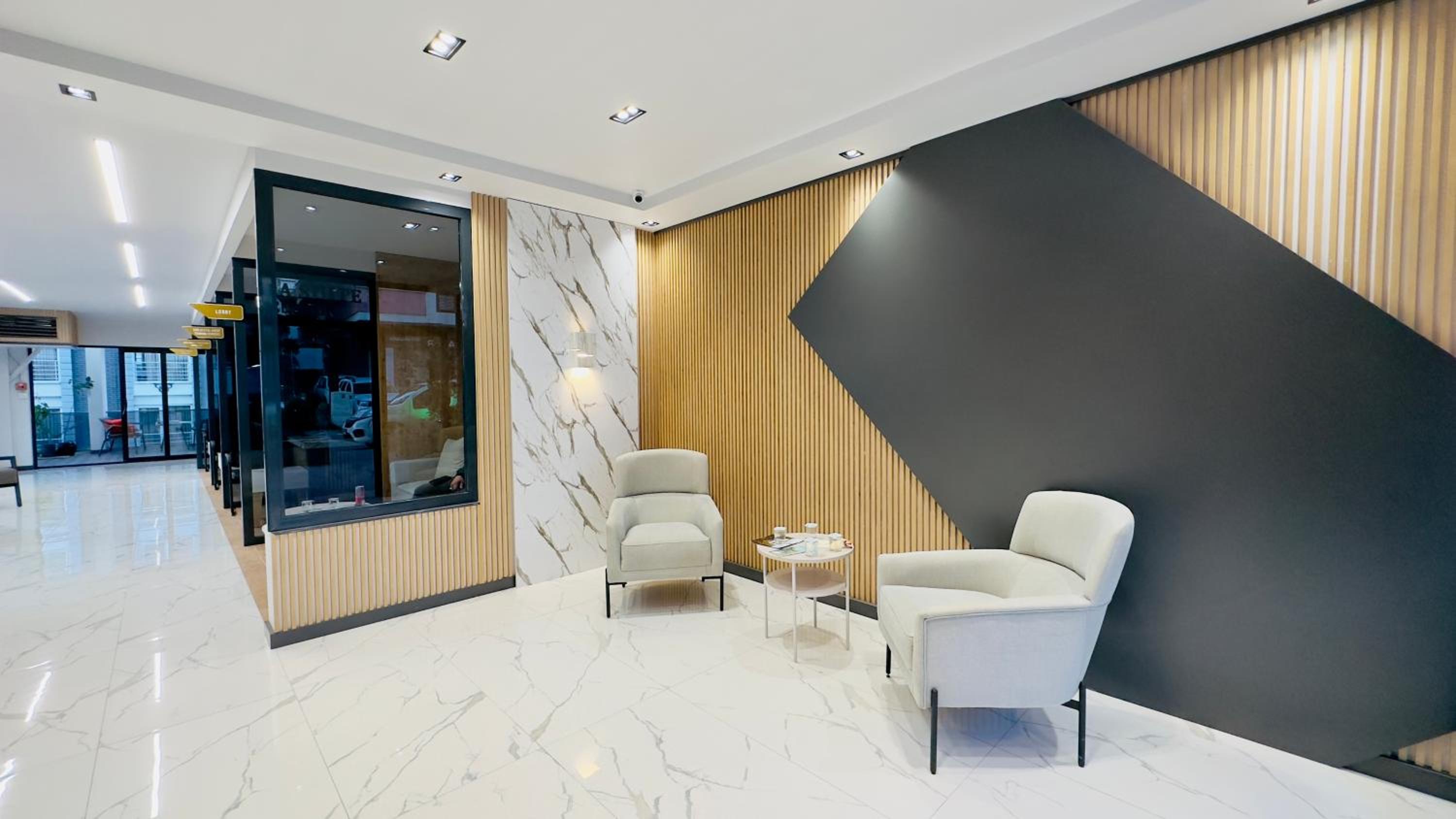2 Yatak Odalı Kısmi Deniz Manzaralı Executive Suit - Photo 2