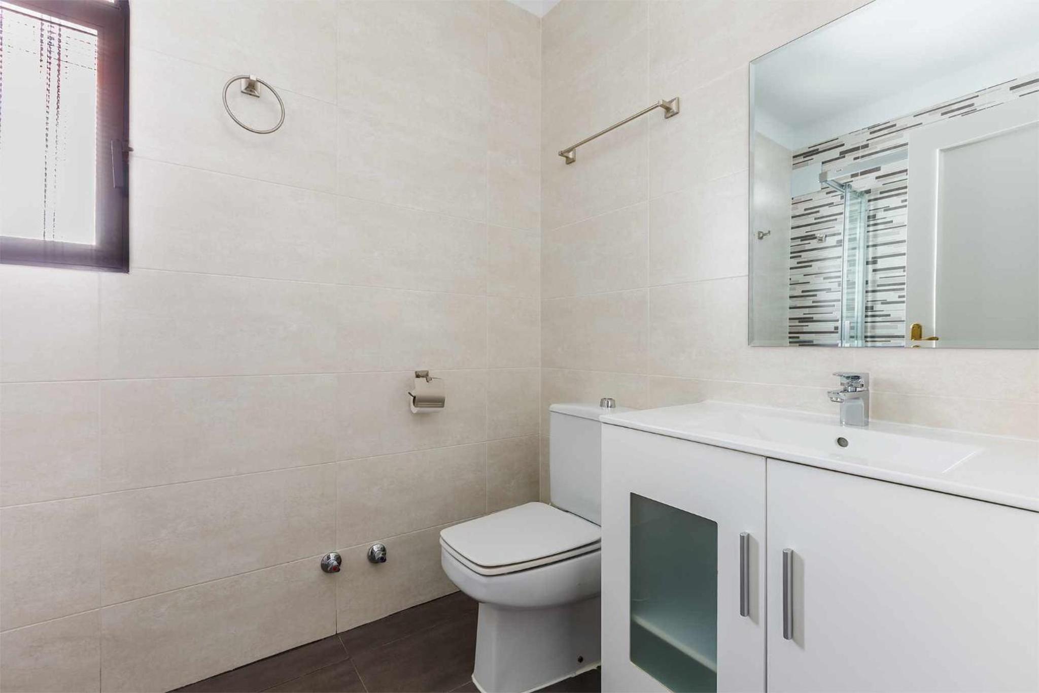Four-Bedroom House photo 2