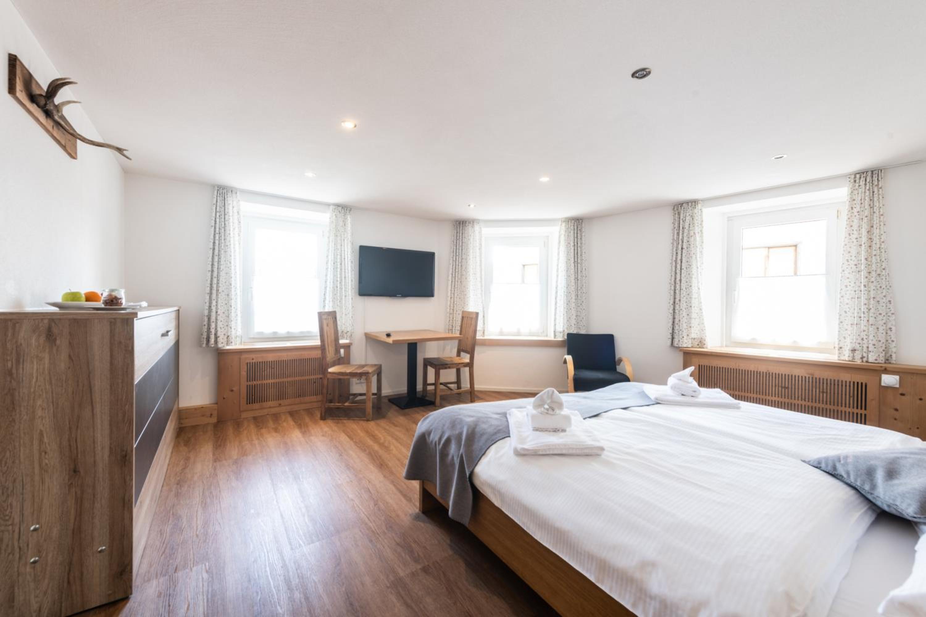 Deluxe Double Room - Photo 9