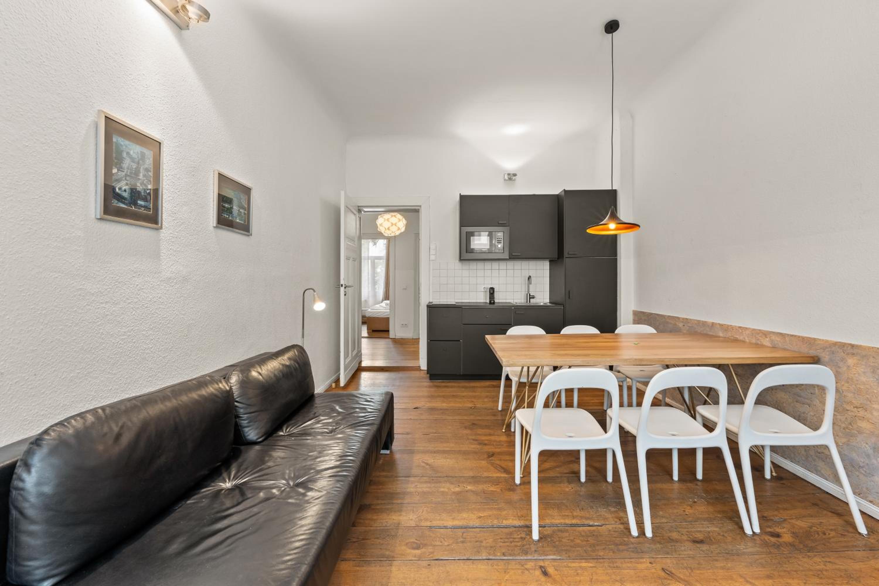 Apartment 5 photo 2