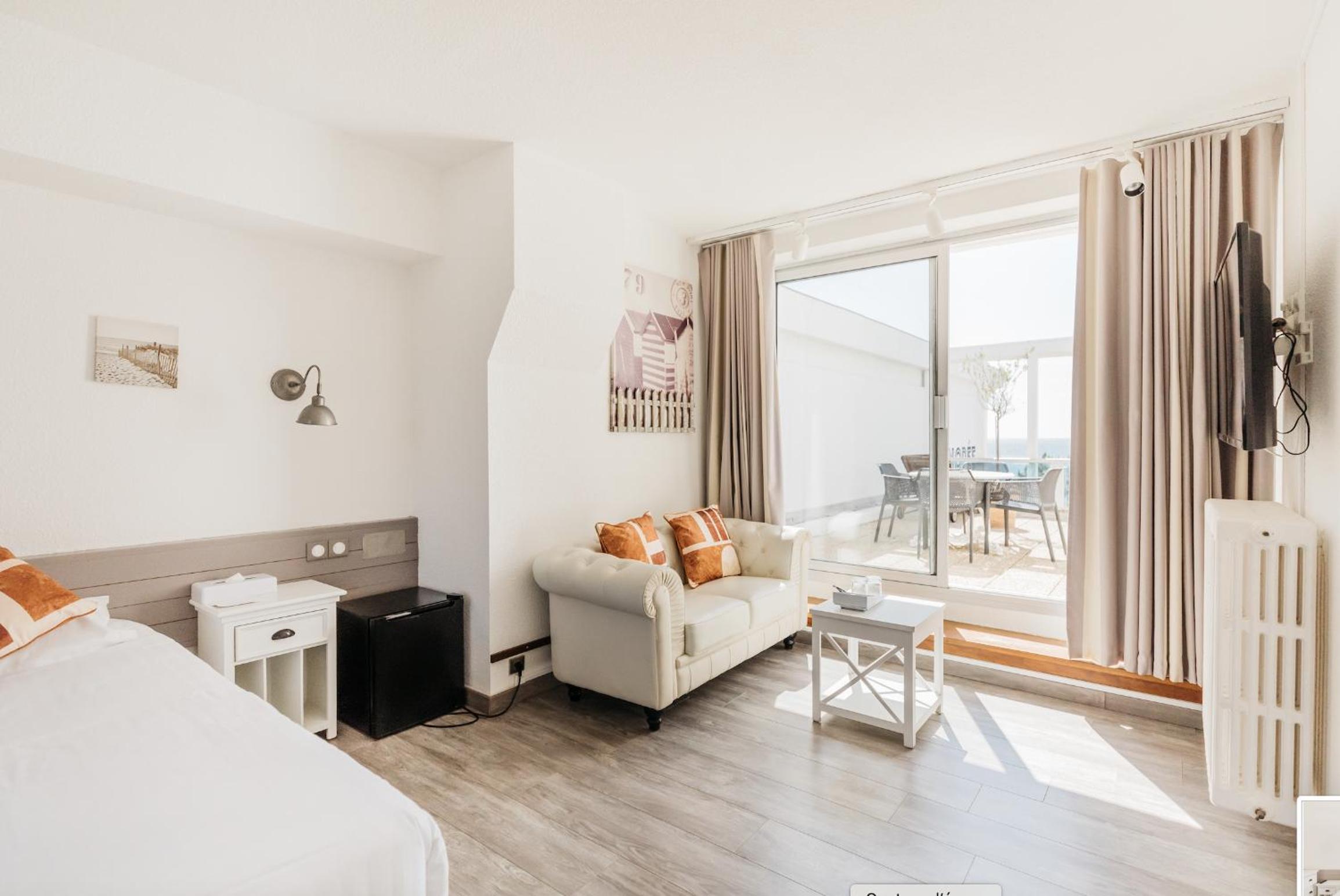Junior Suite with Terrace - Photo 6