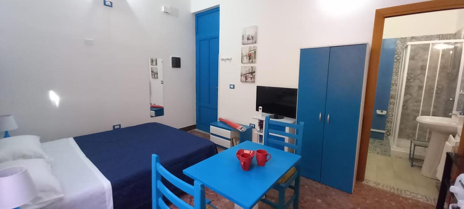 Double Room with Balcony photo 2