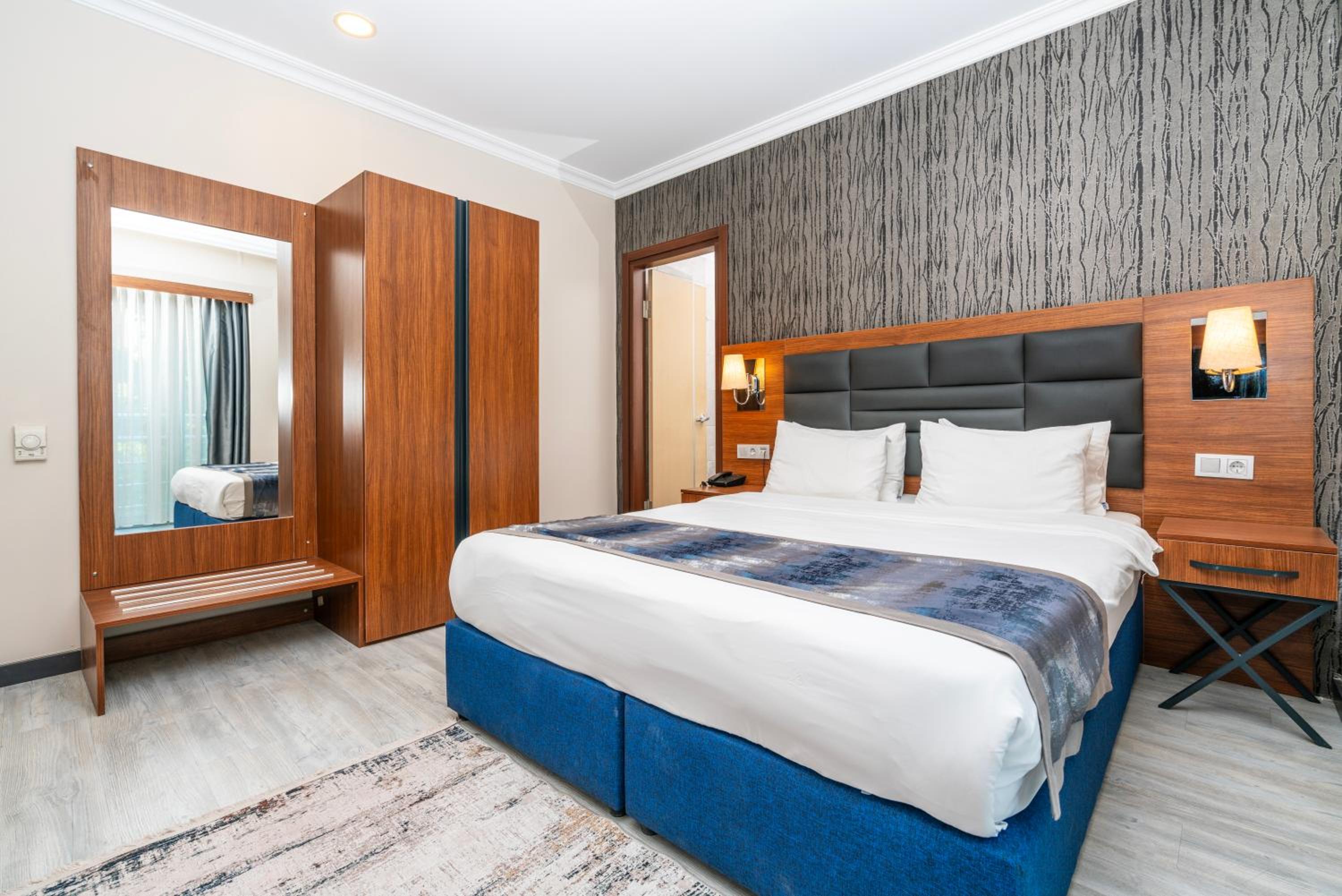 Standard Double Room photo 2