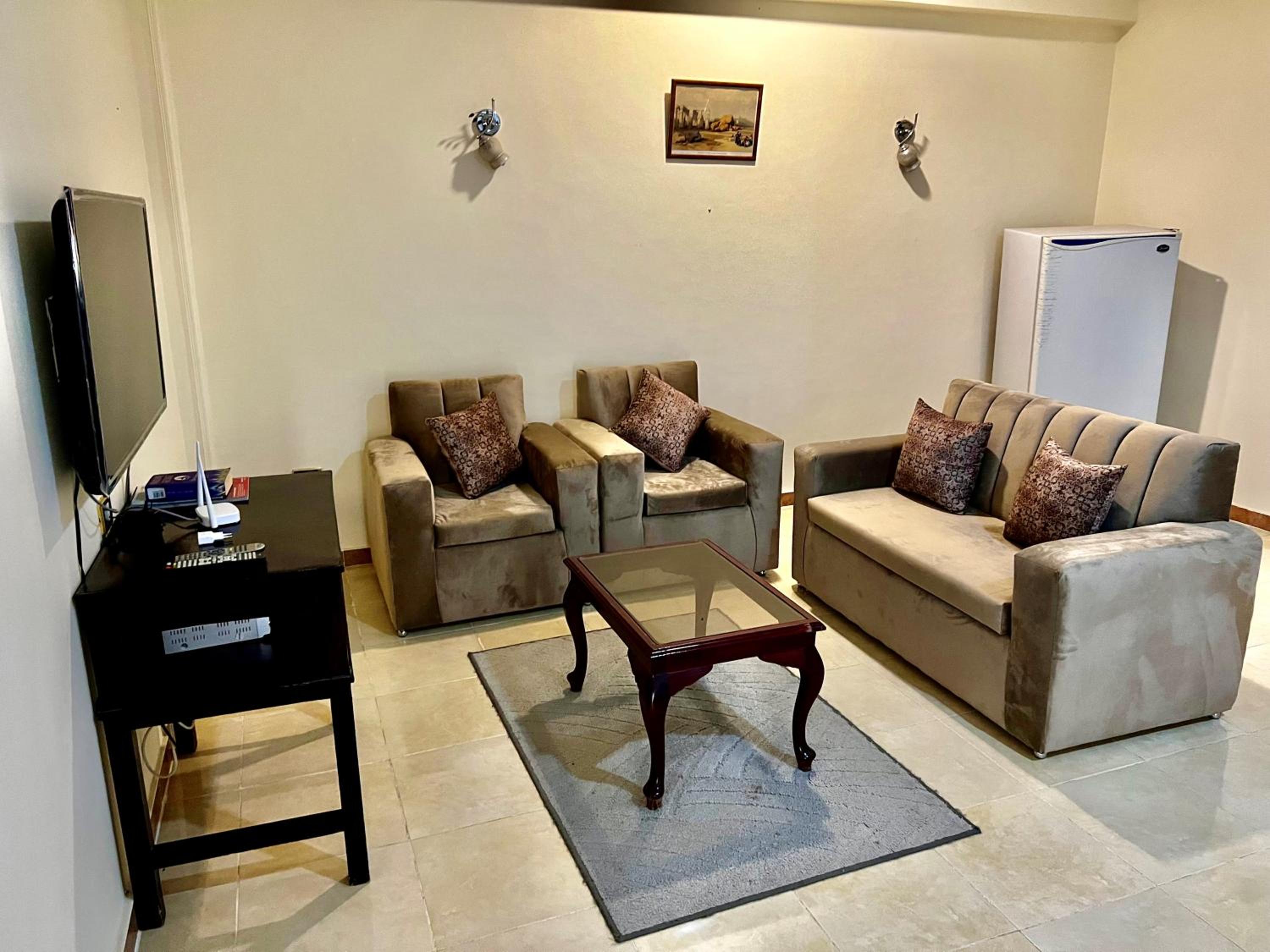 One-Bedroom Apartment - Photo 21
