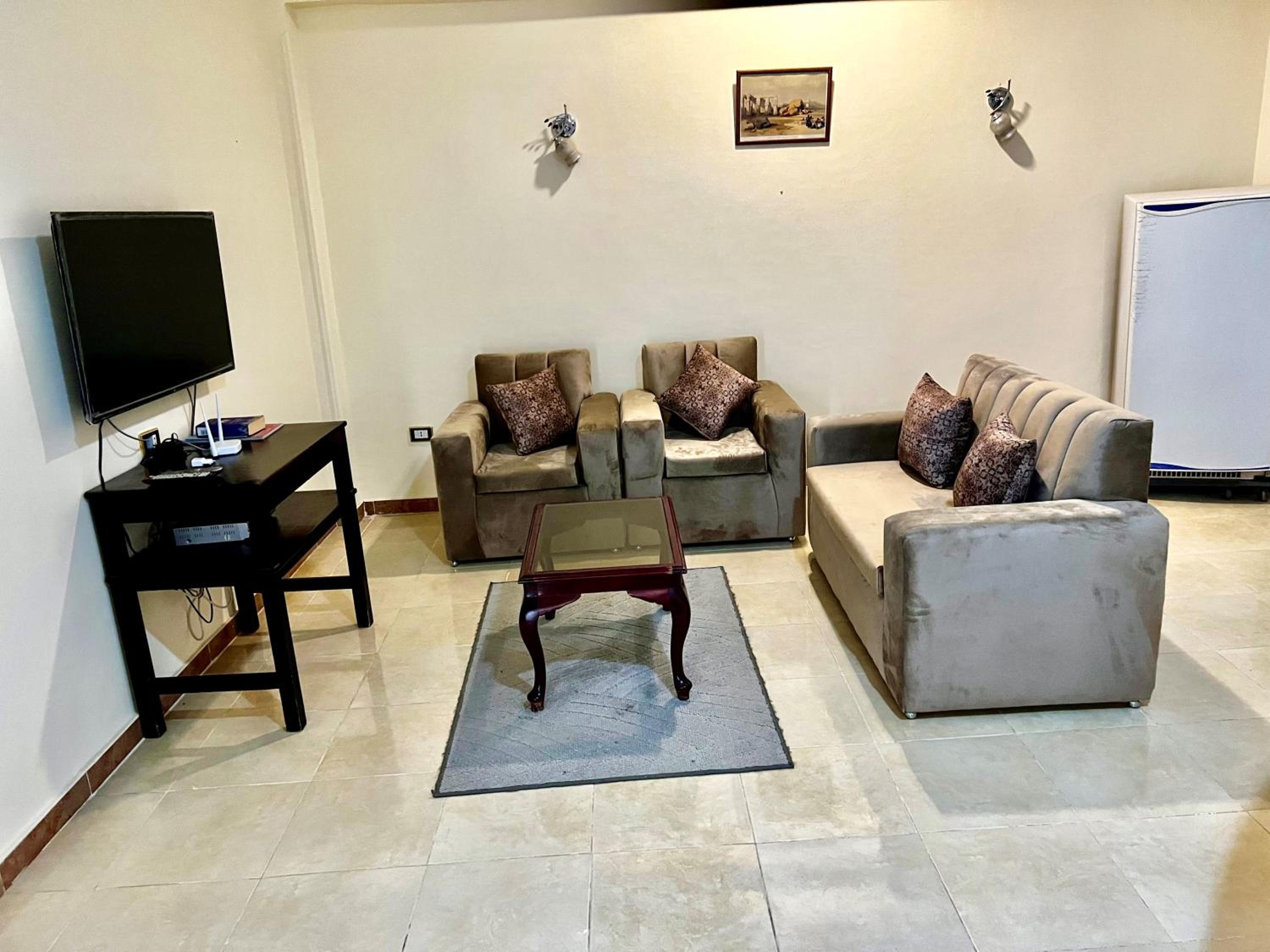 One-Bedroom Apartment - Photo 23
