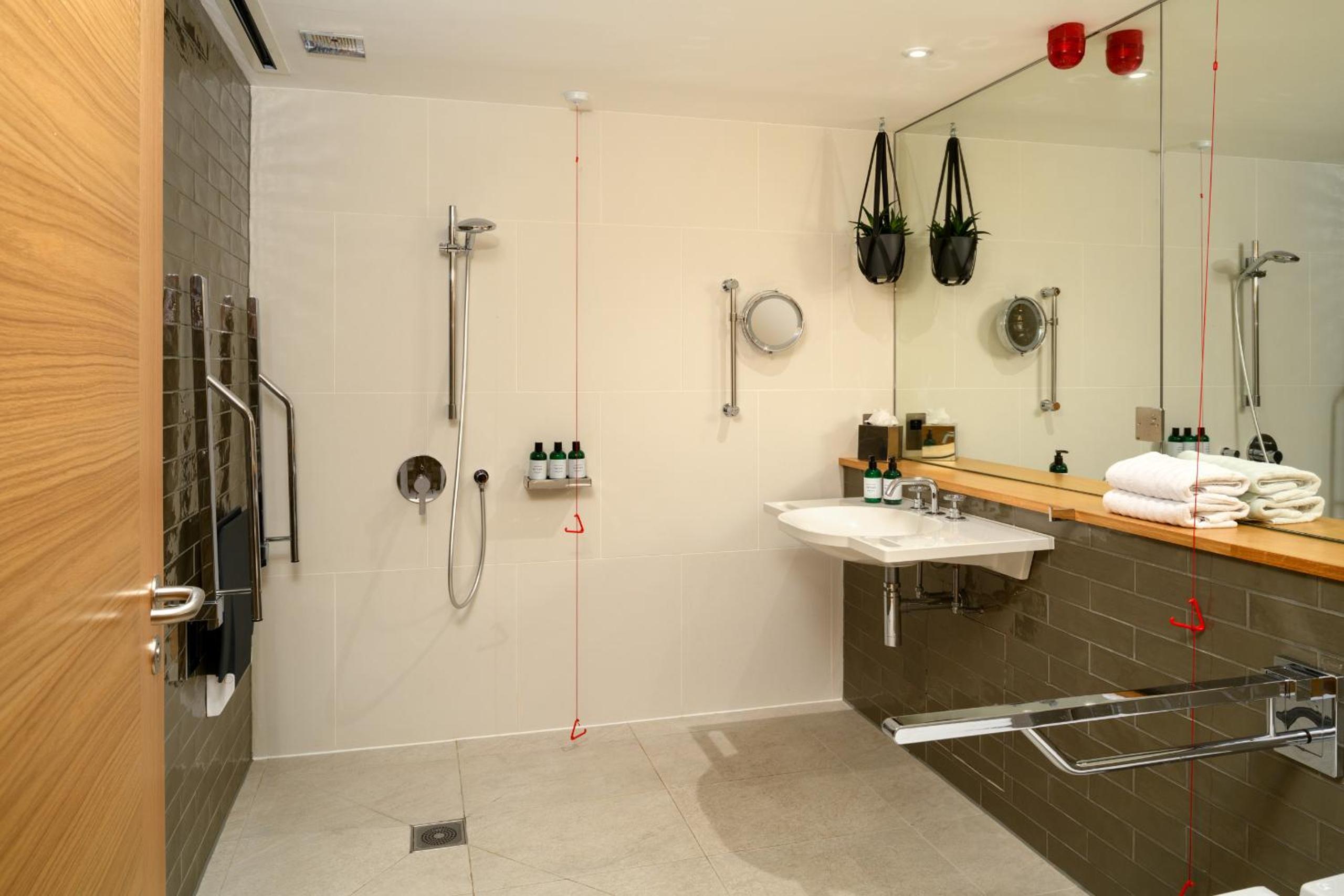 Double Room – ACCESSIBLE (wheelchair friendly)