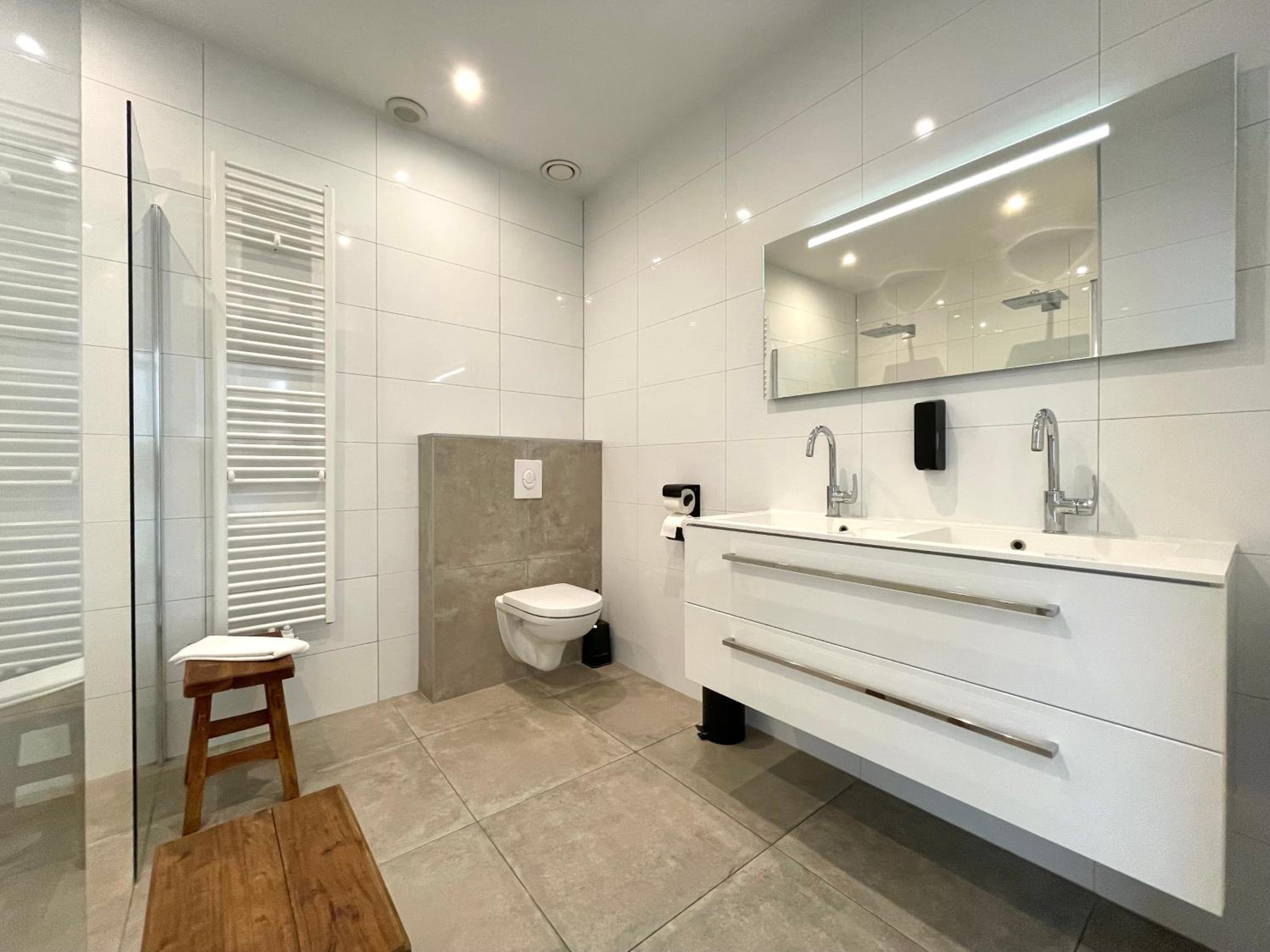 Deluxe Family Suite photo 3