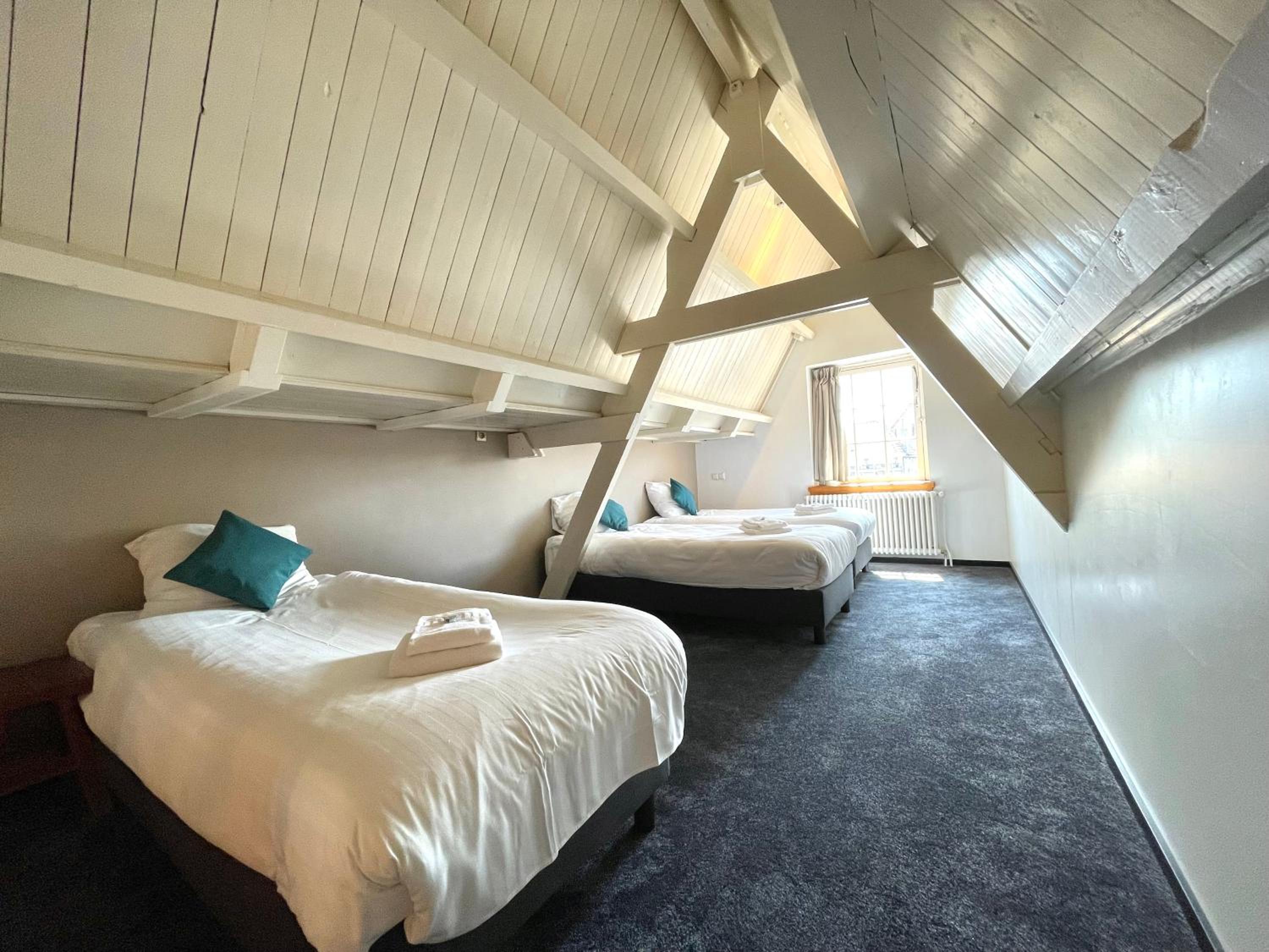 Deluxe Family Suite photo 2