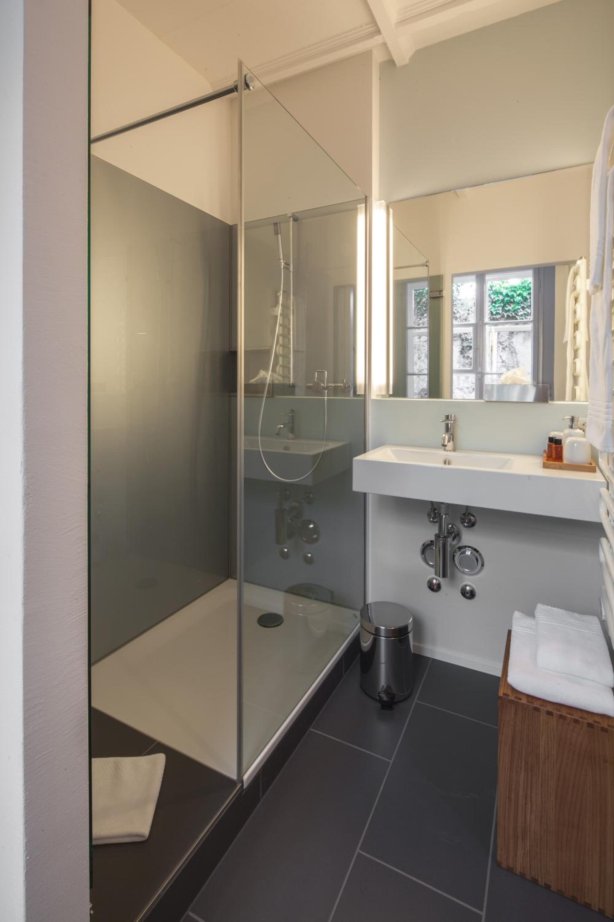 Premium Design Room - Photo 10