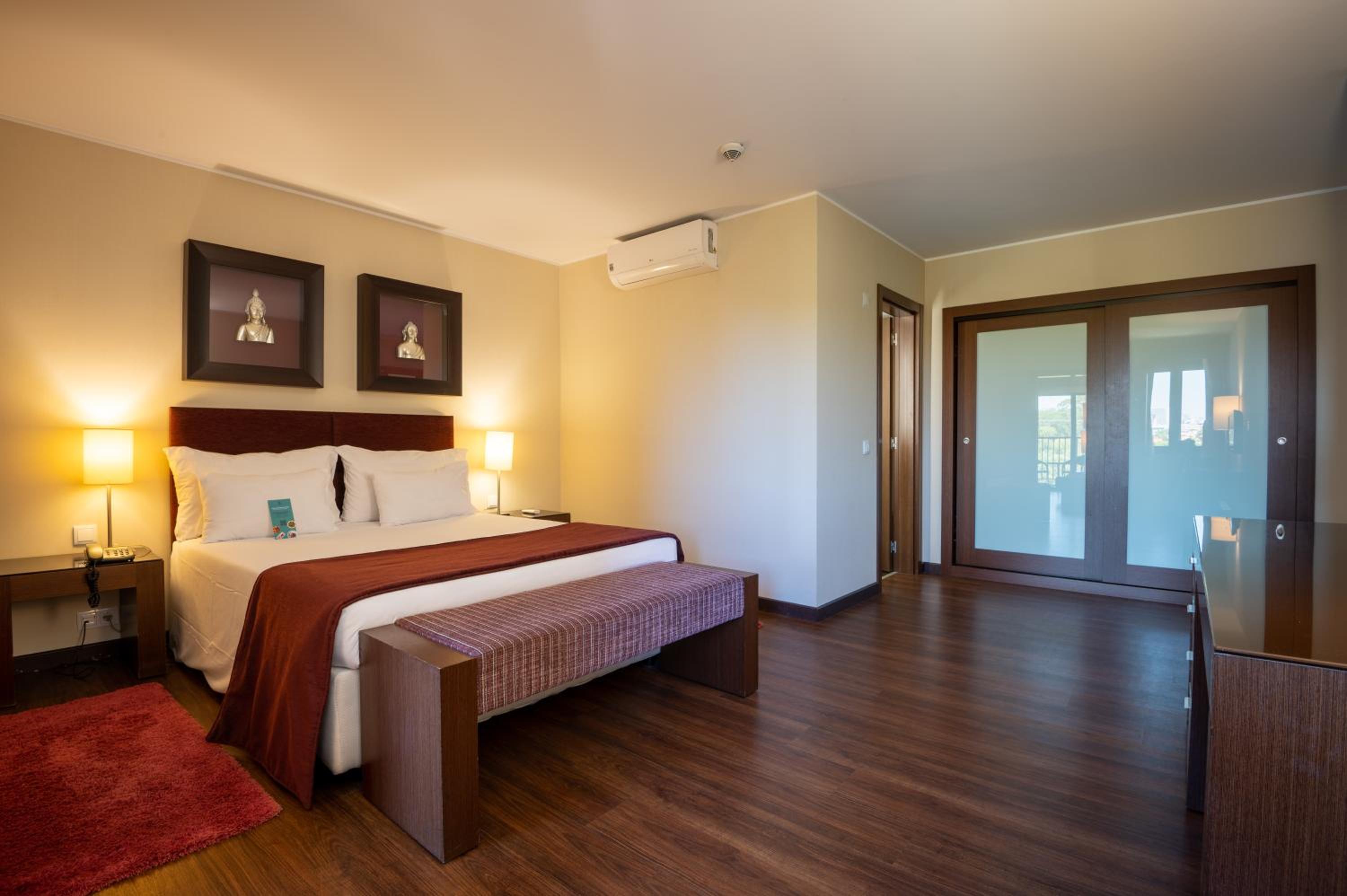 Junior Suite with Sea View (2 Adults + 2 Children) - Photo 6