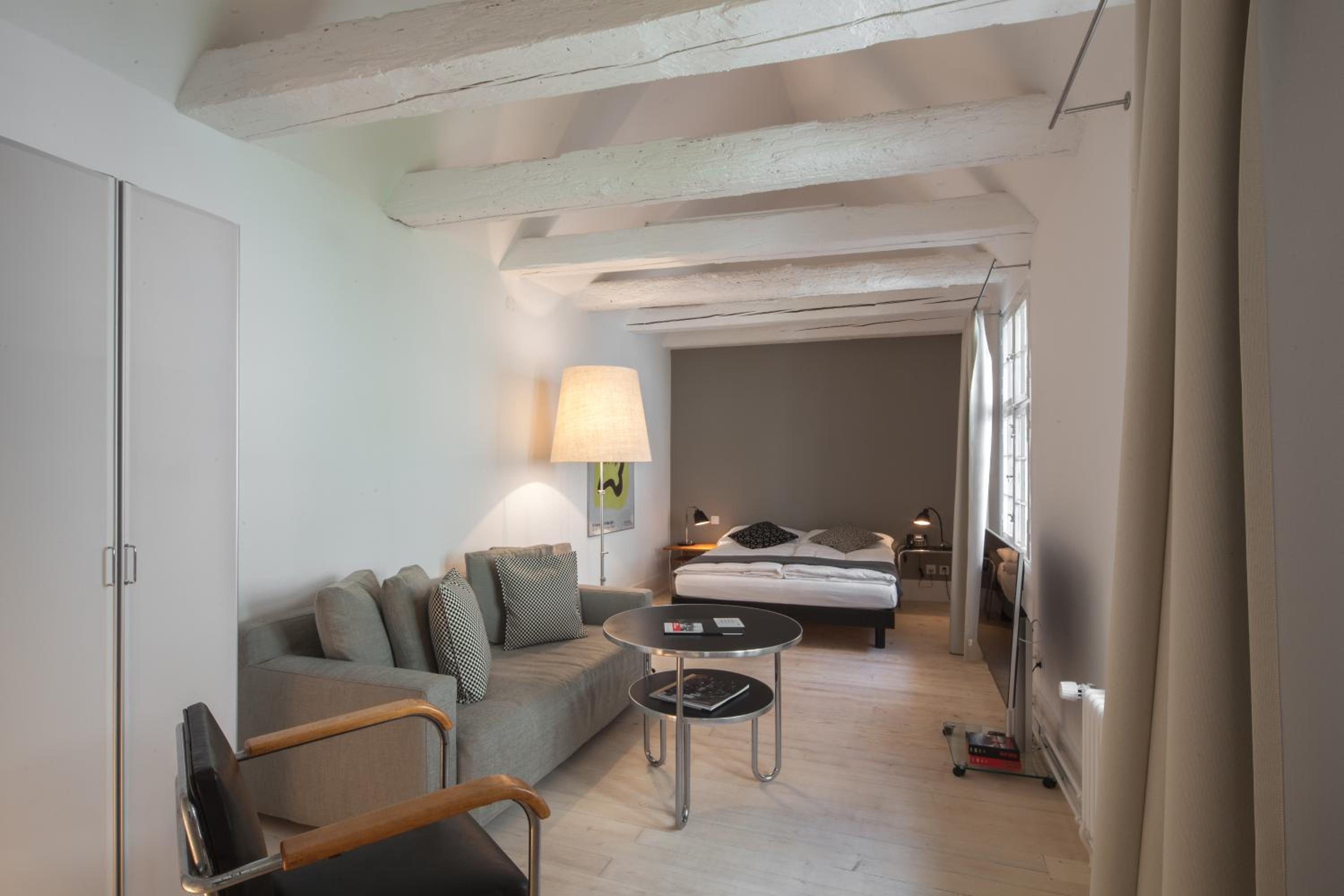 Premium Design Room - Photo 7