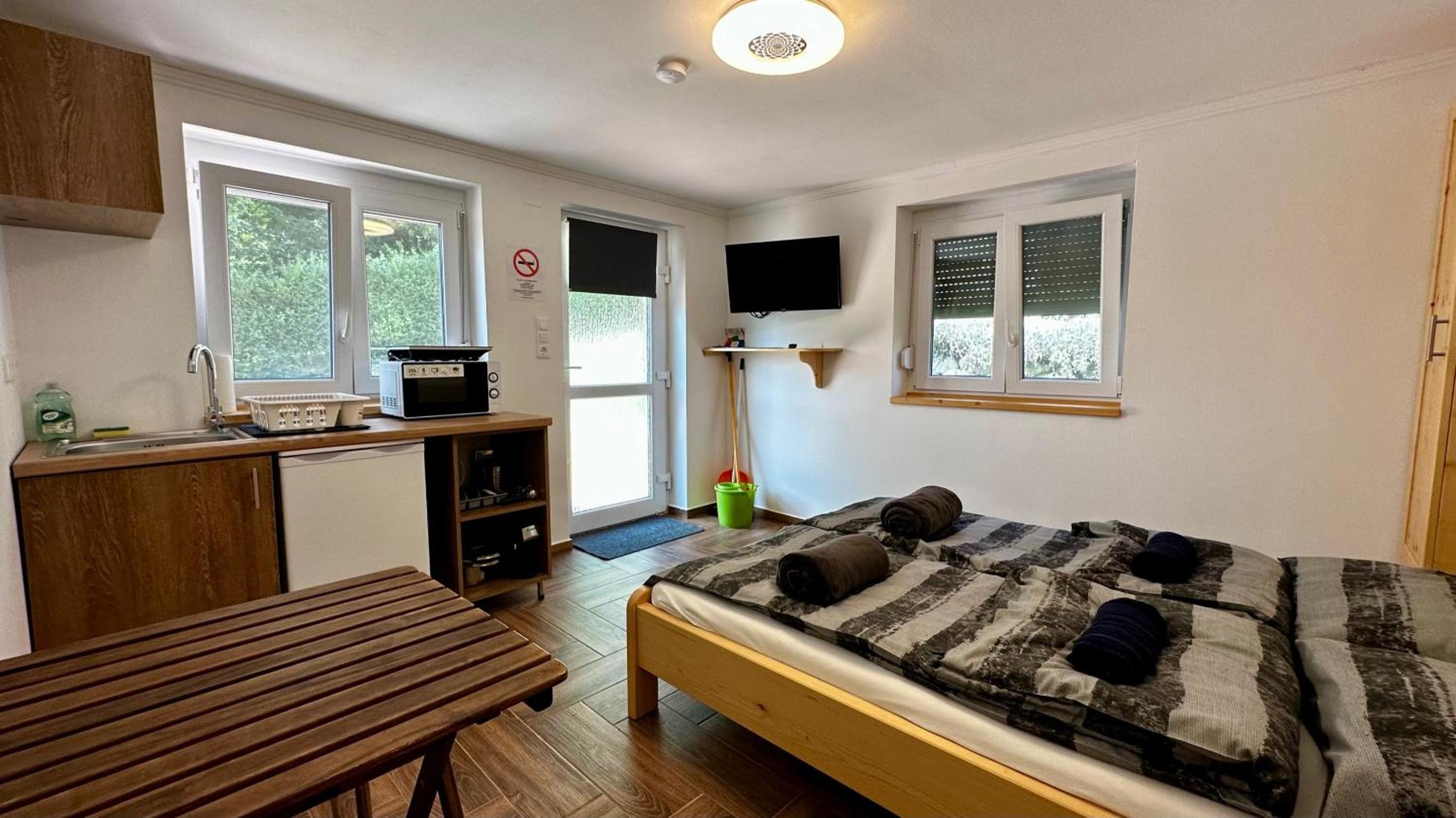 One-Bedroom Apartment photo 1