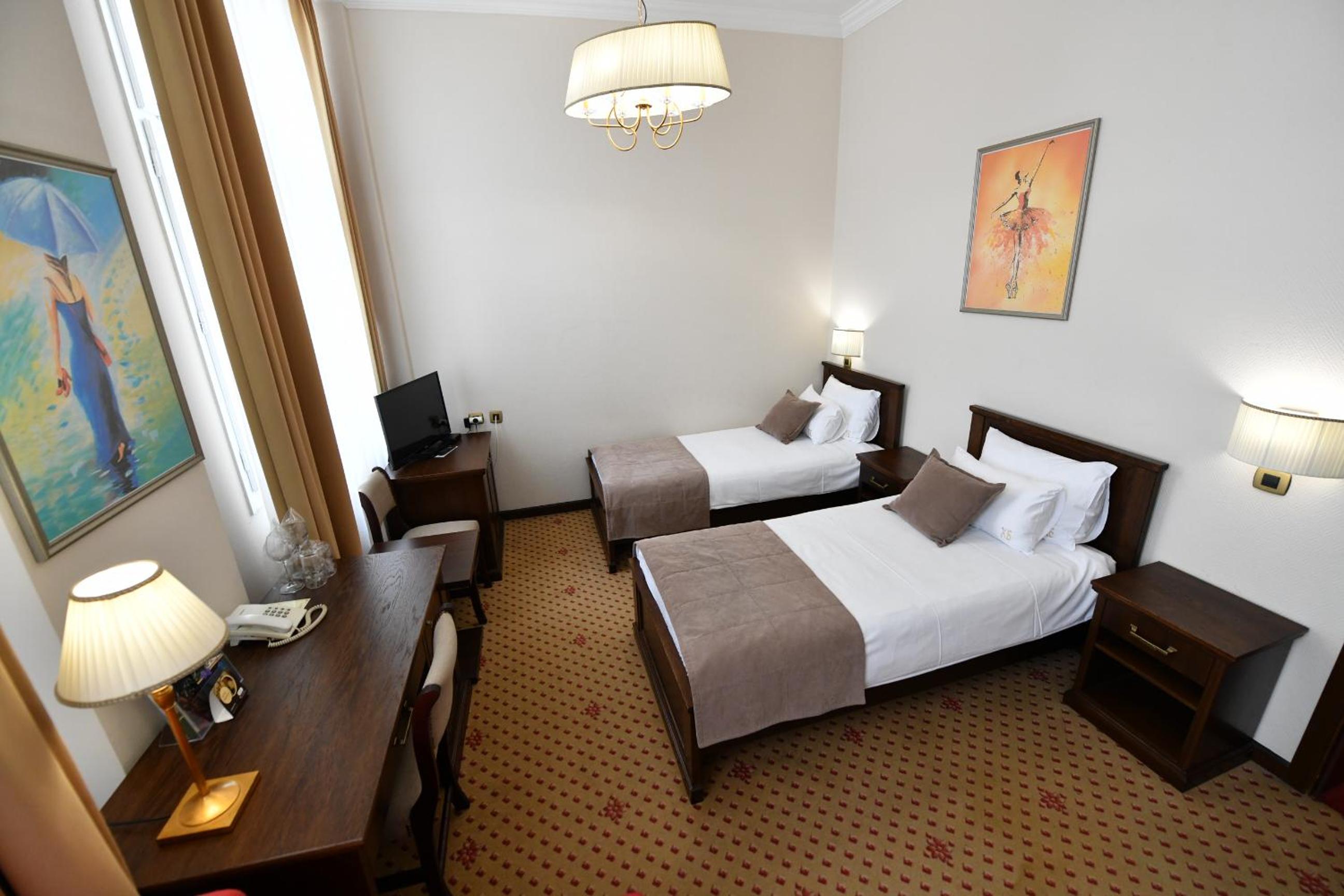 Standard Twin Room photo 3
