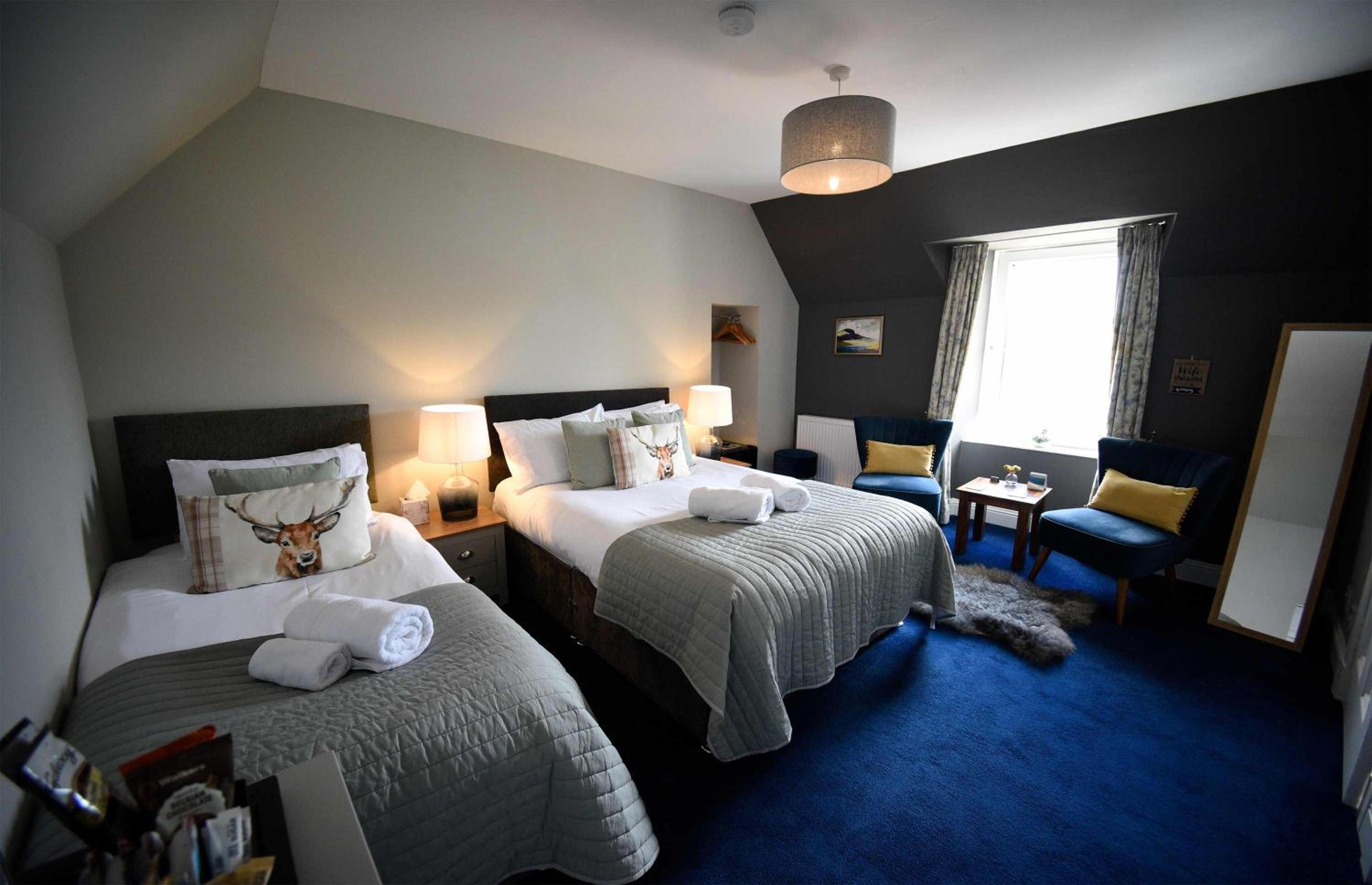 Standard Triple Room with Sea View