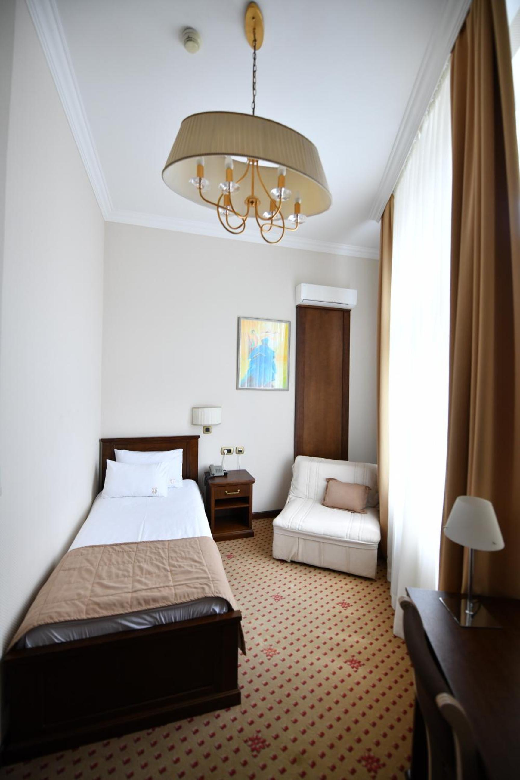Single Room photo 3