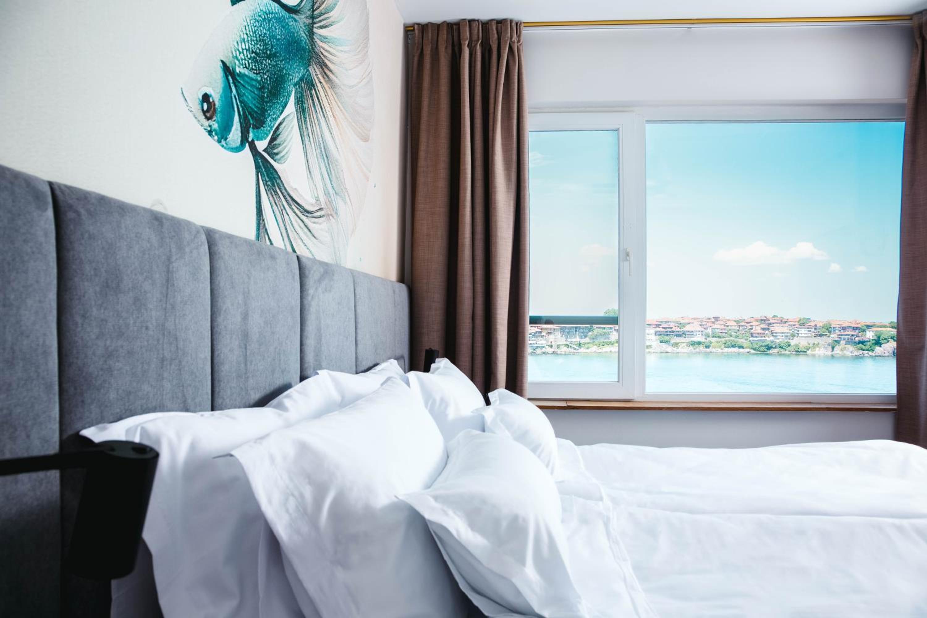 One-Bedroom Apartment with Sea View