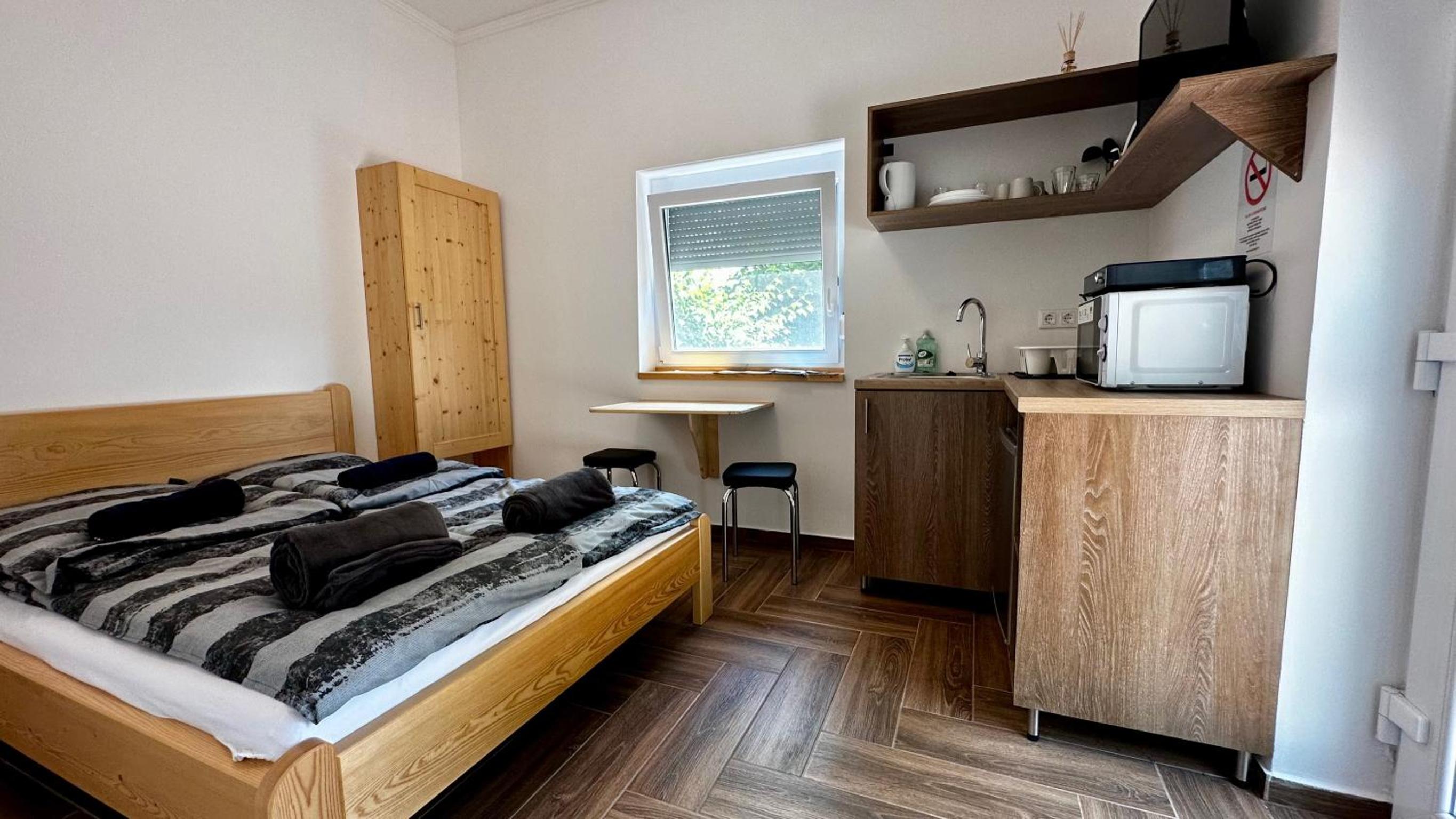 One-Bedroom Apartment photo 2