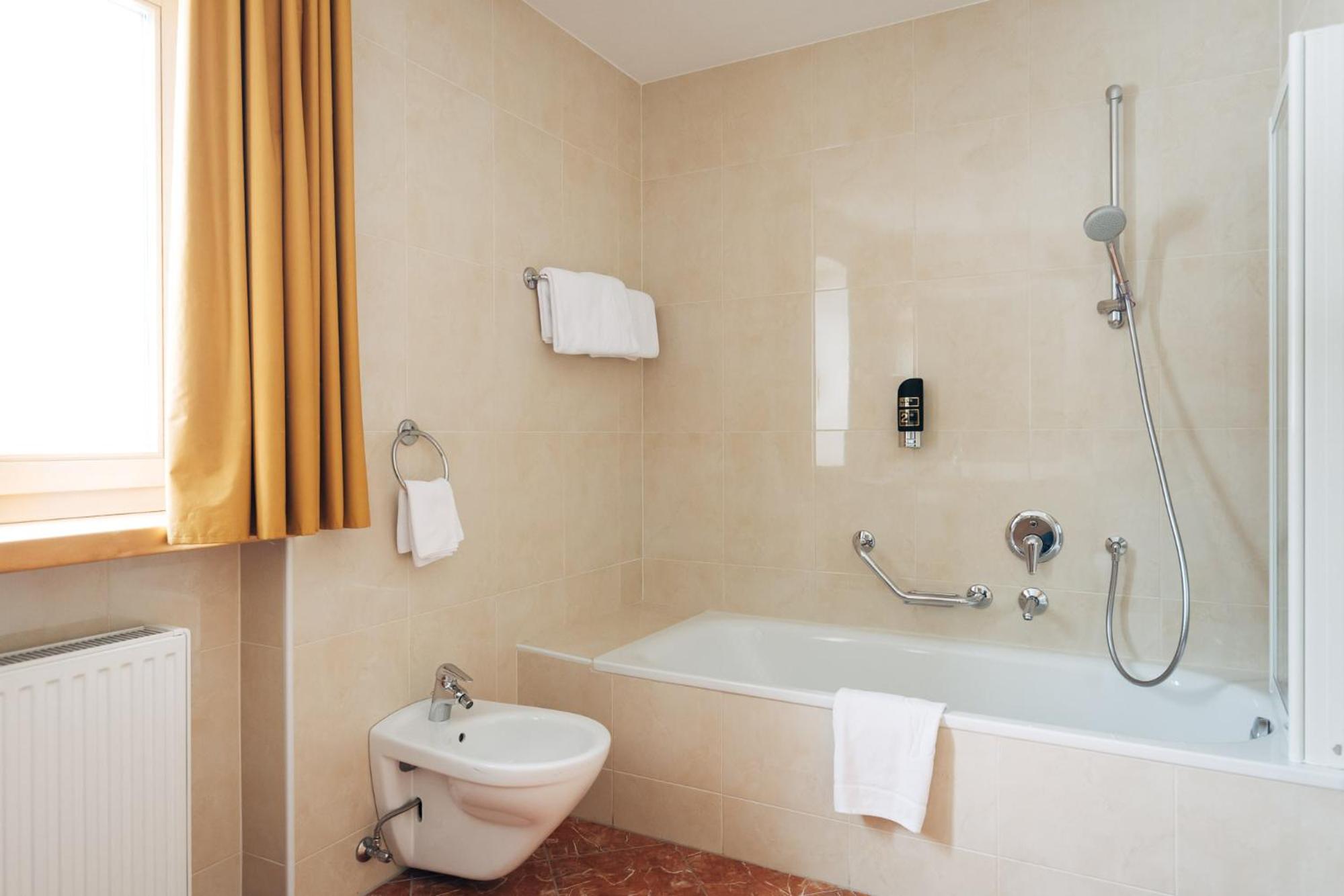 Double or Twin Room photo 2