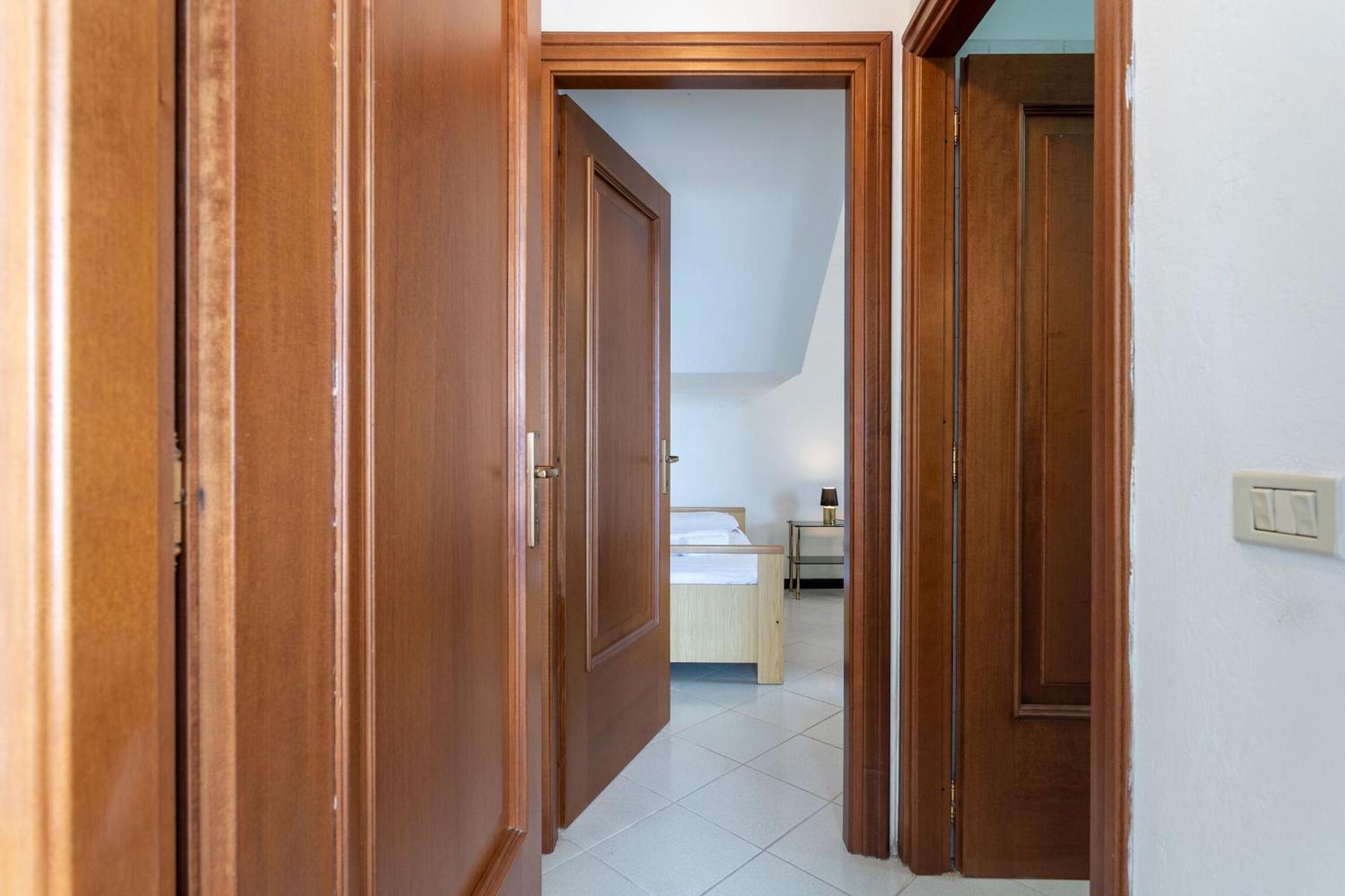 Apartment 6 photo 3