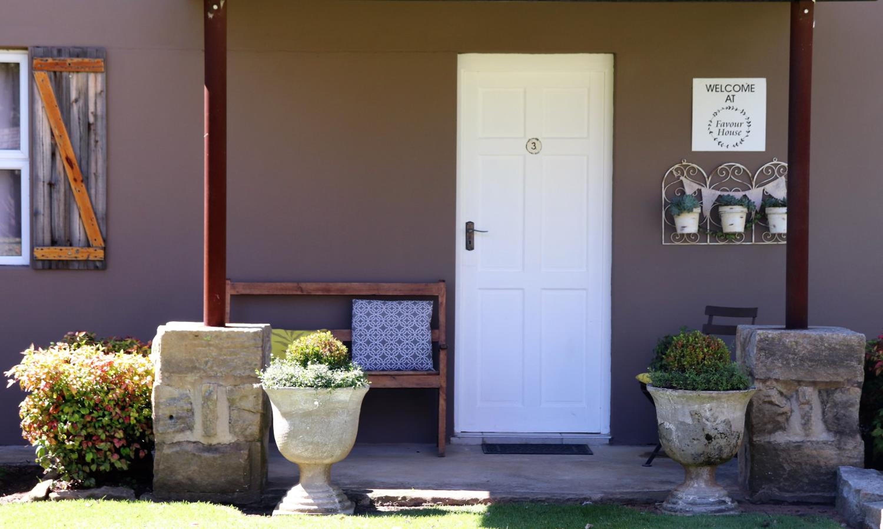 Family Room with Private Bathroom photo 2