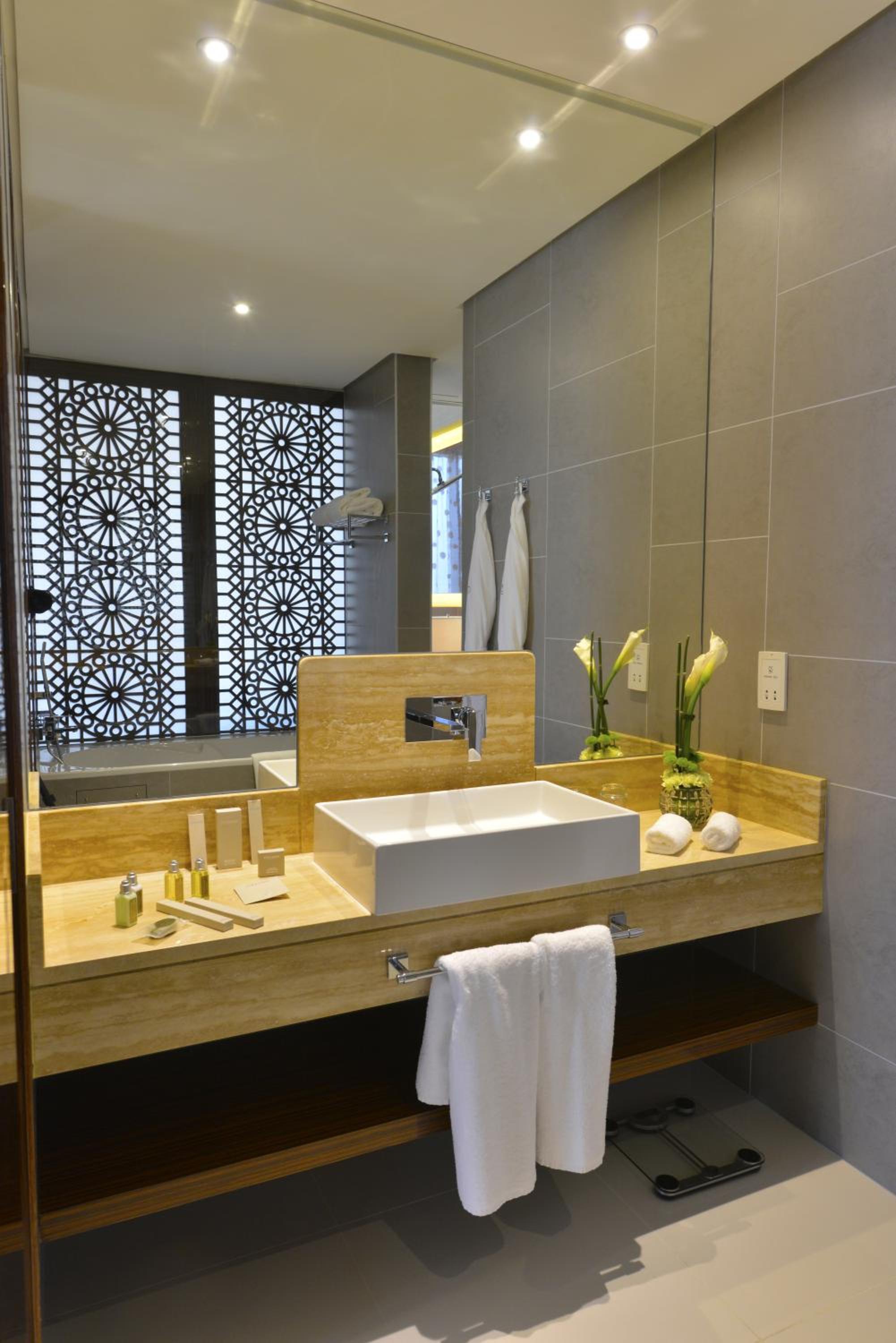 Executive Two-Bedroom Suite photo 3