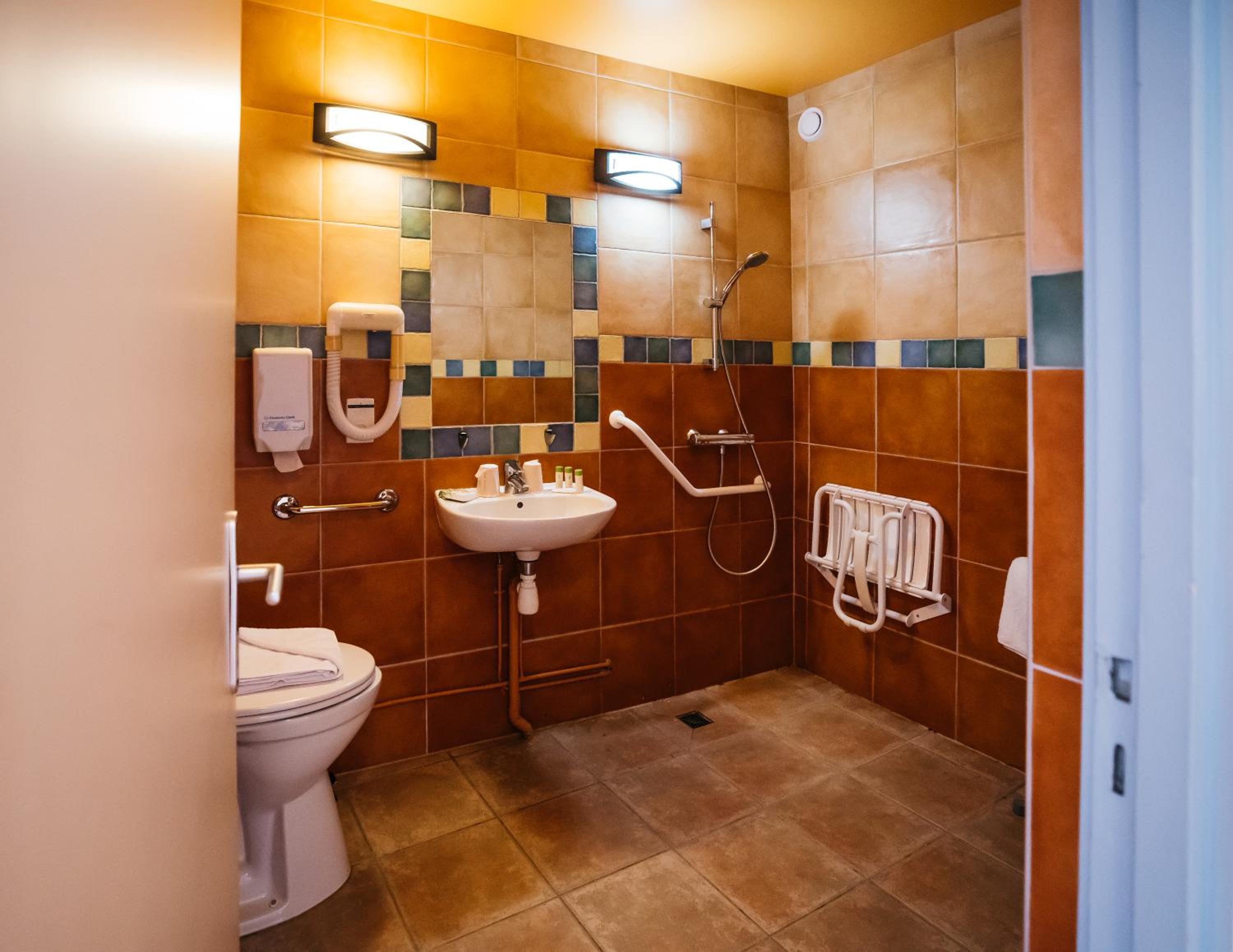 Double or Twin Room with Sea View - Photo 2