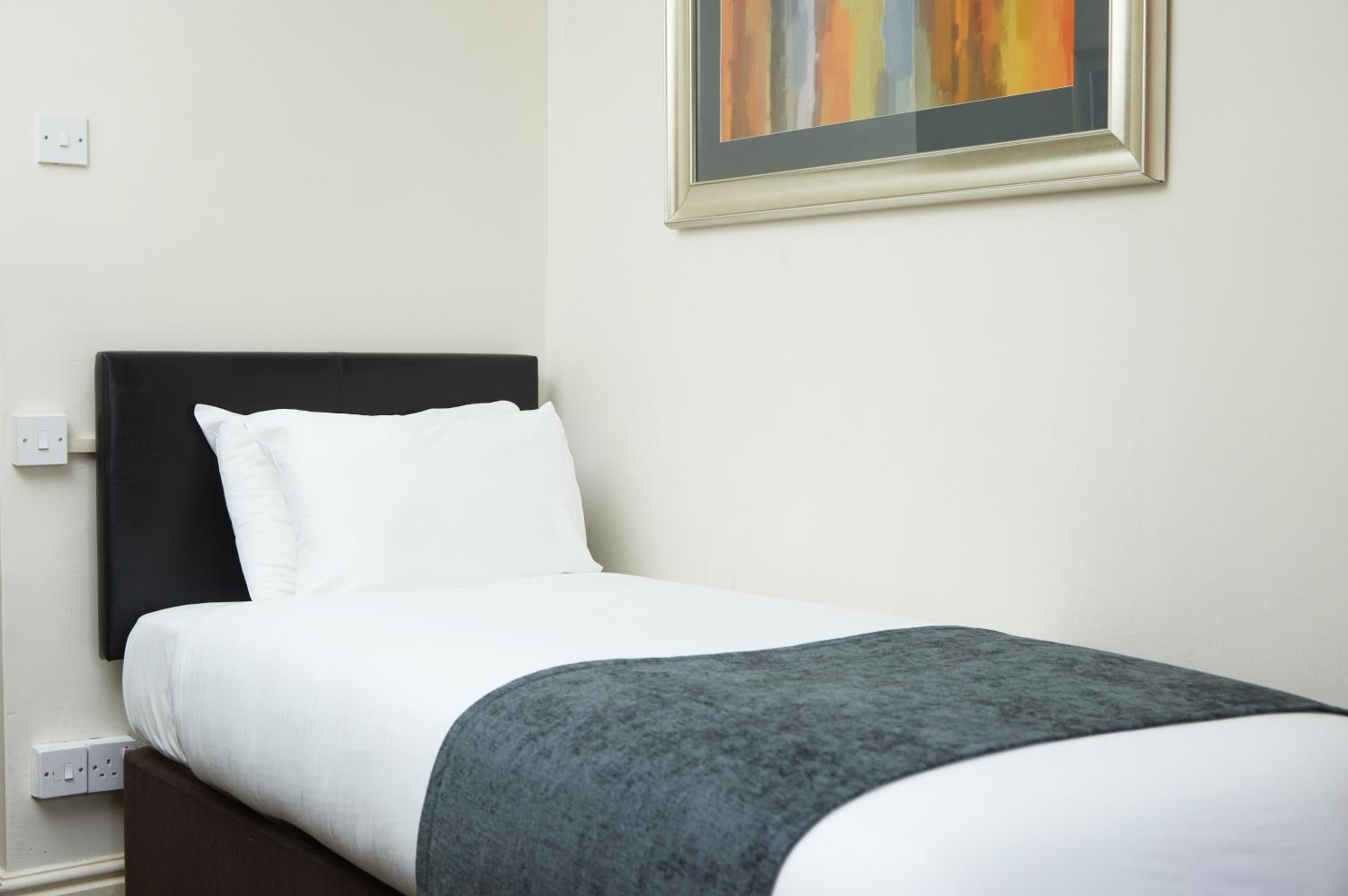 Single Room photo 3