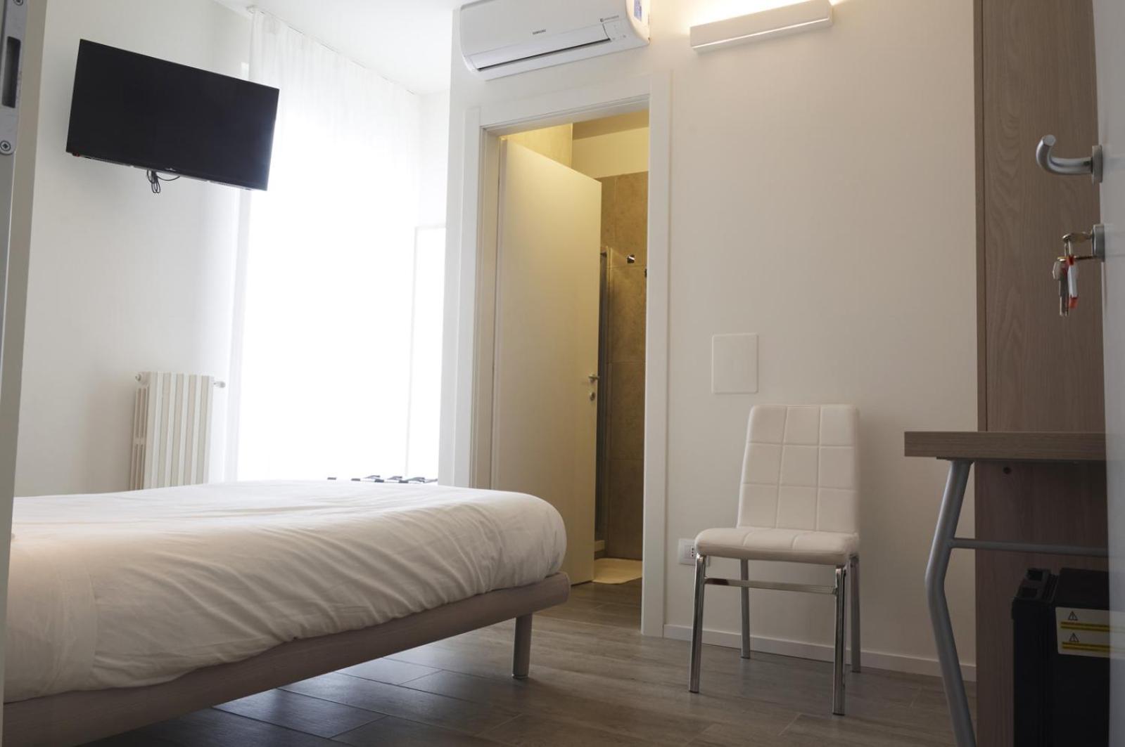 Small Double Room photo 1