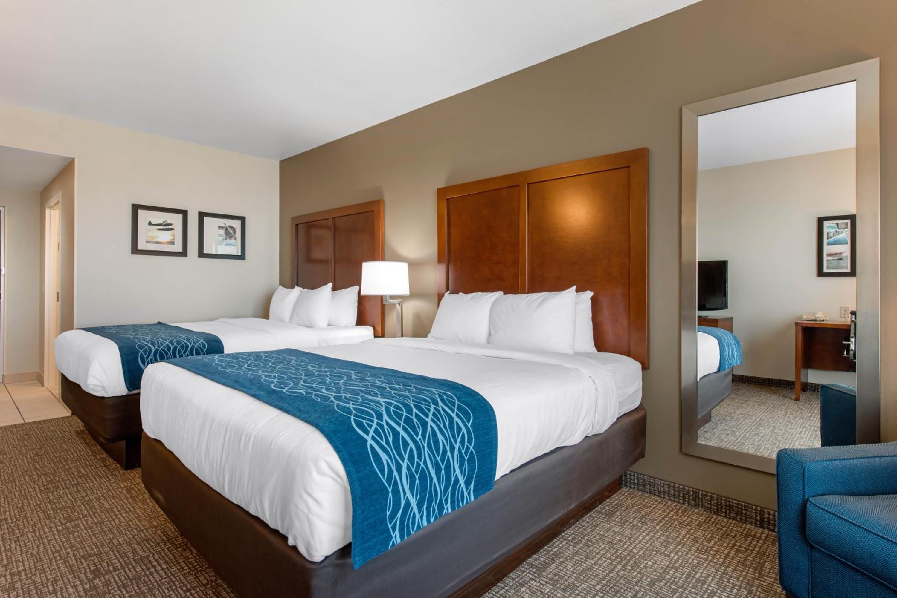 Queen Room with Two Queen Beds - Non-Smoking