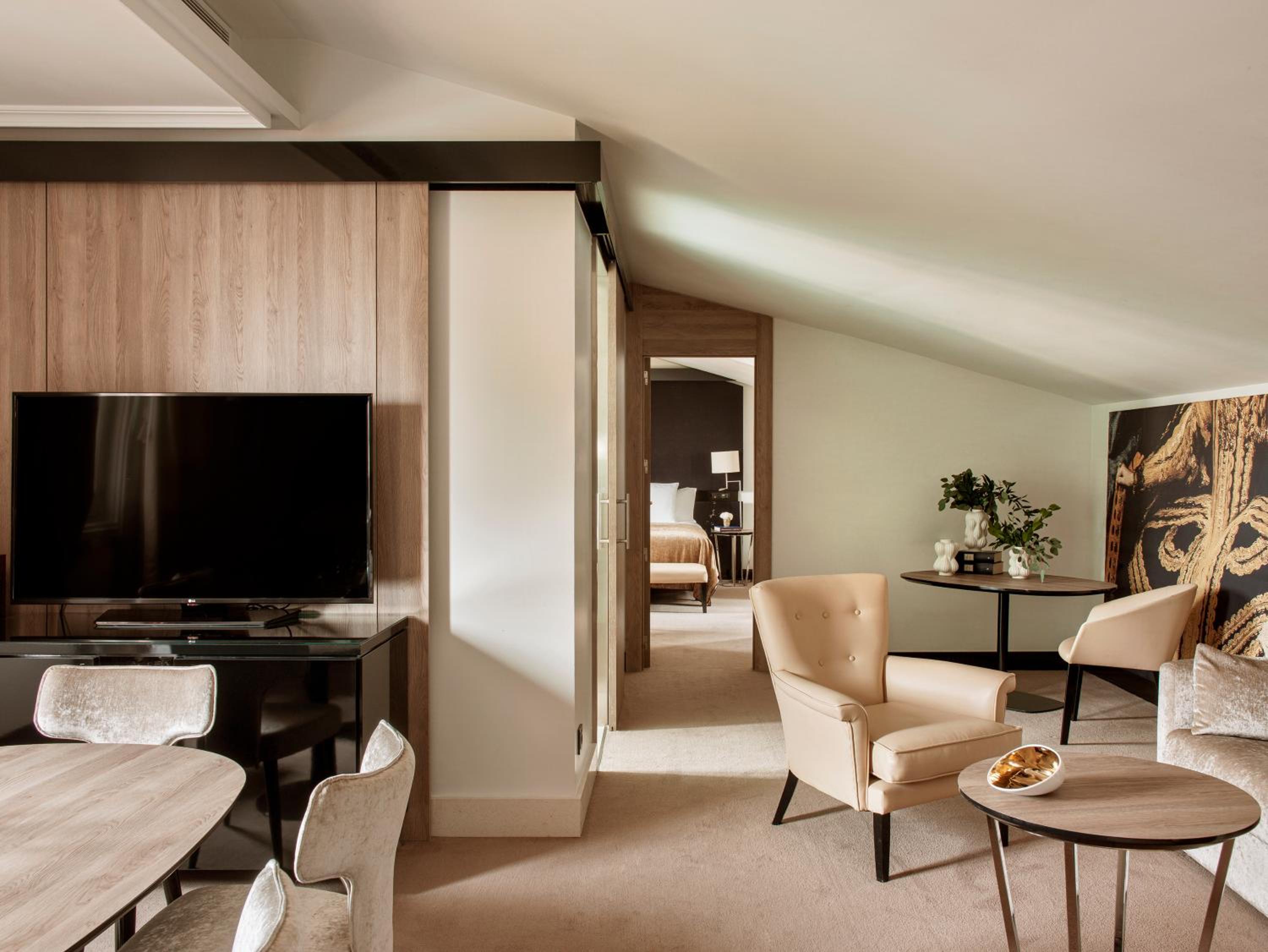 Master Suite Red Level