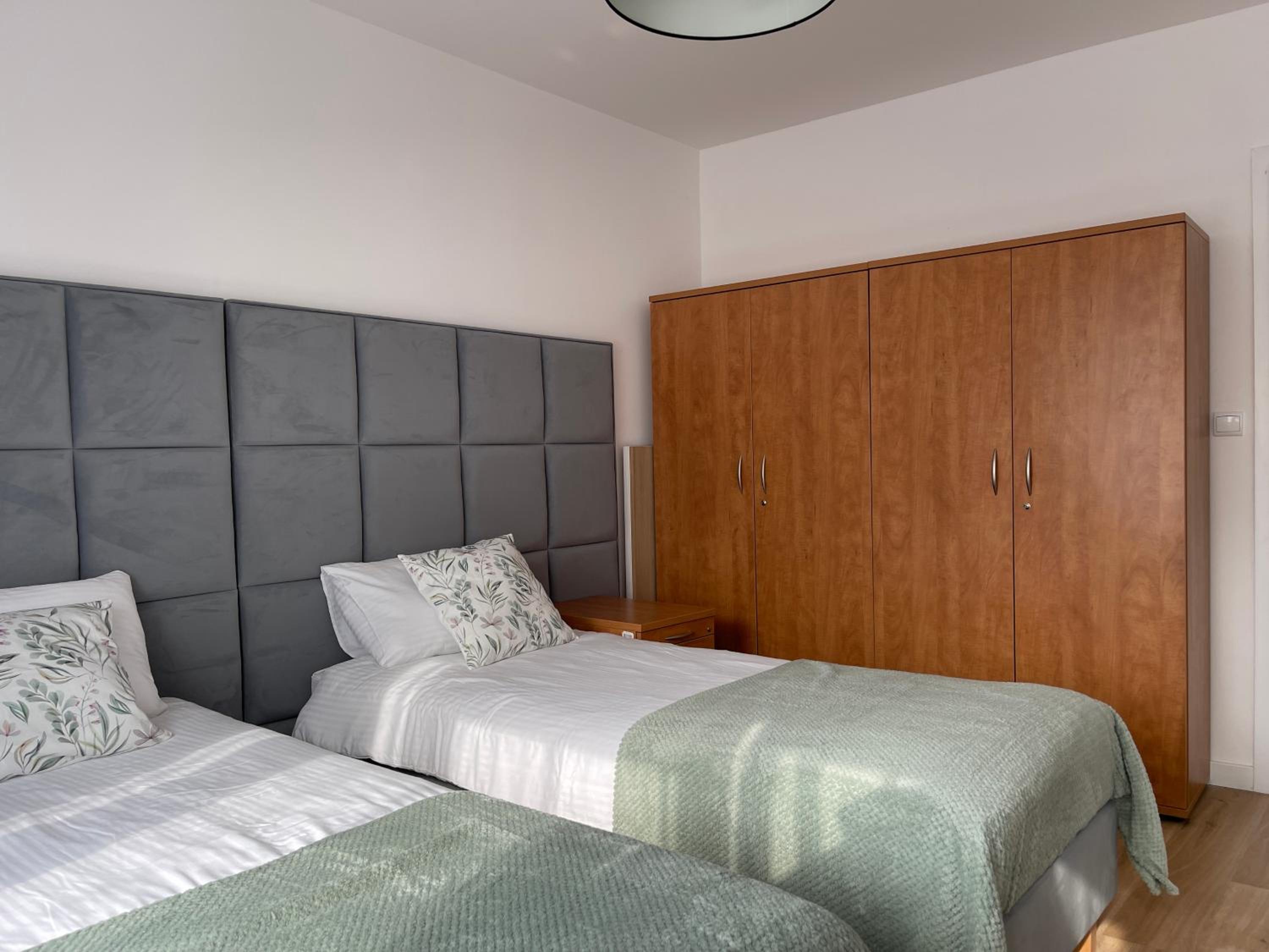 Family Suite with Balcony - Photo 8