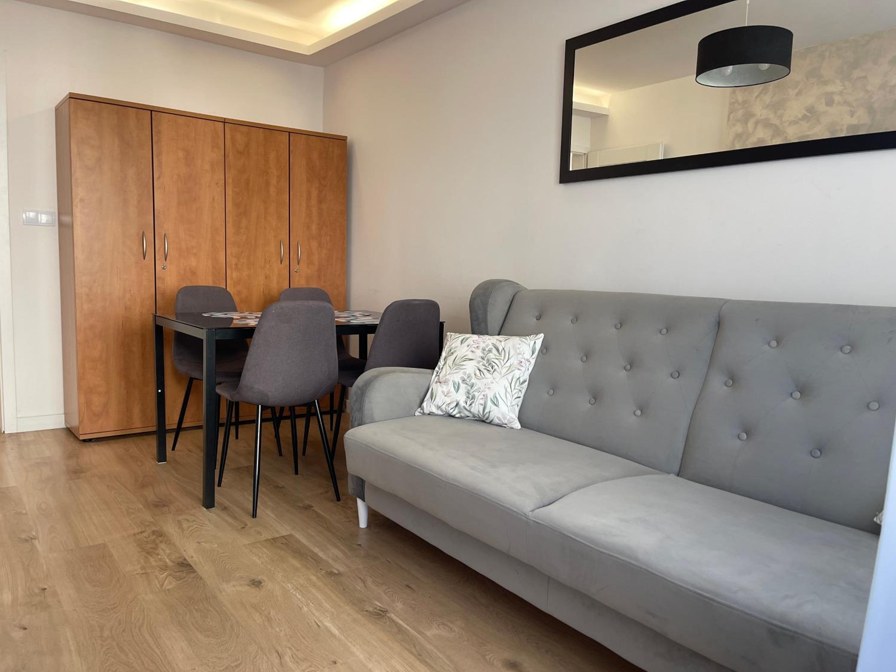 Family Suite with Balcony - Photo 11