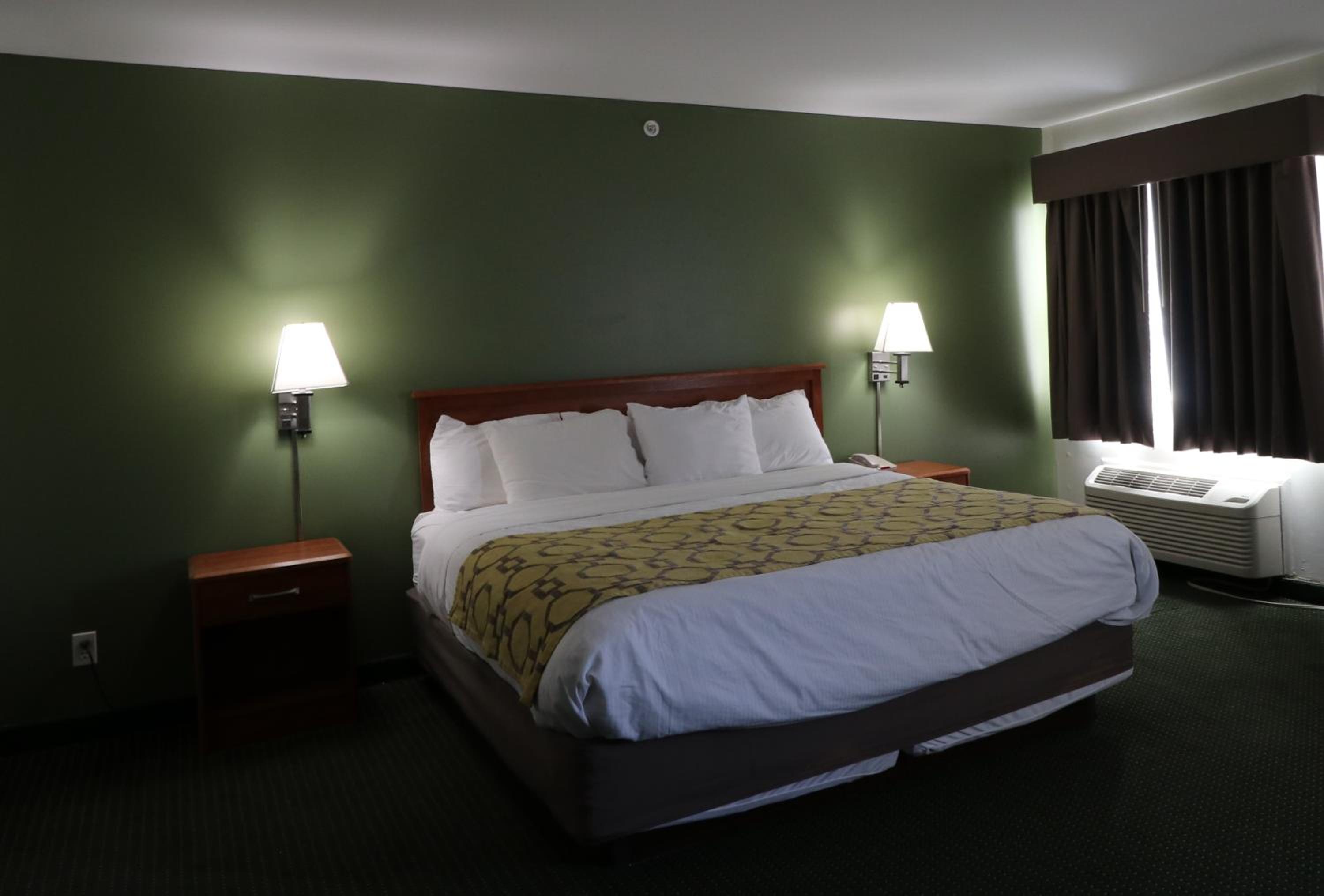 King Room - Non-Smoking - Photo 1