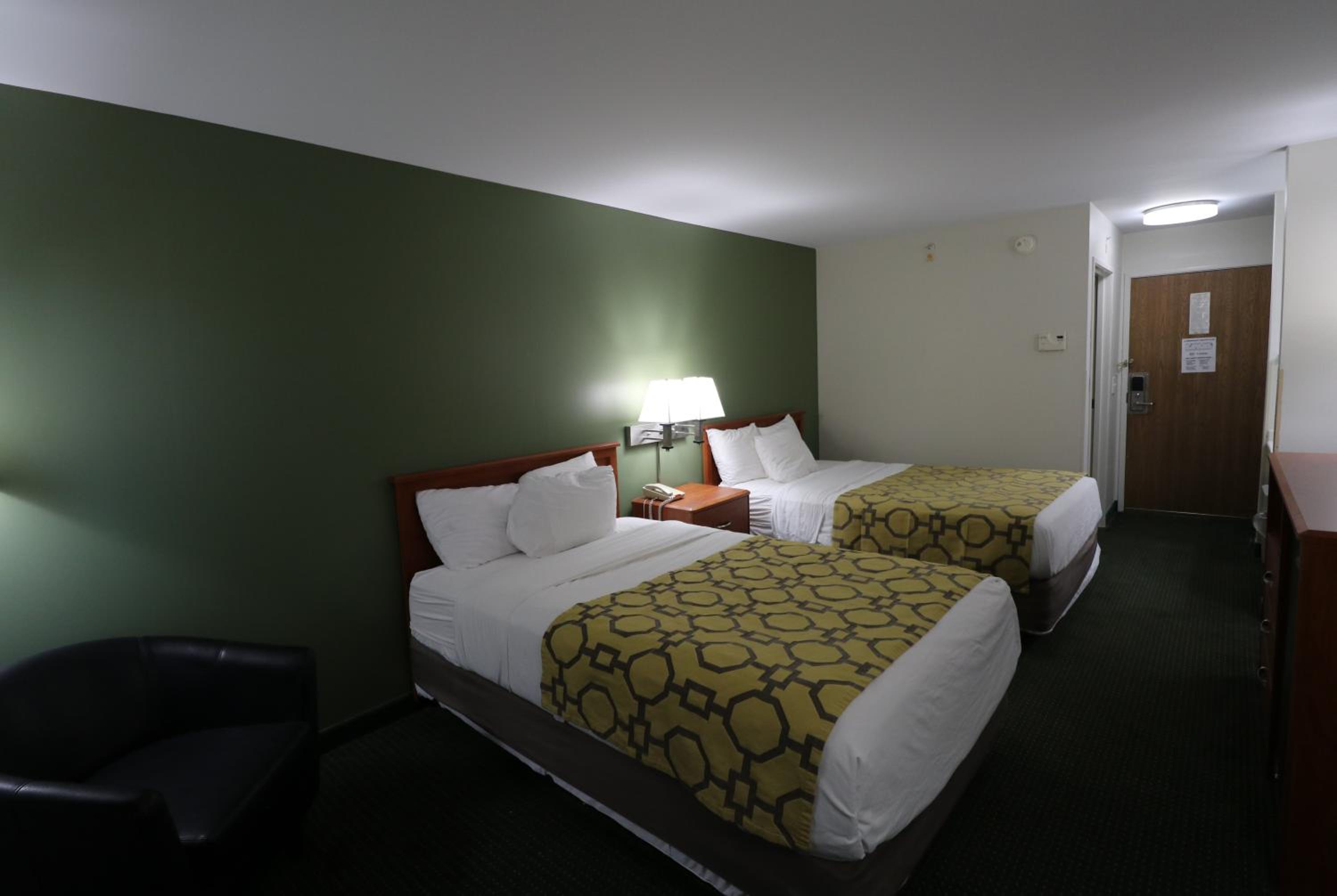 Queen Room - Non Smoking - Photo 1
