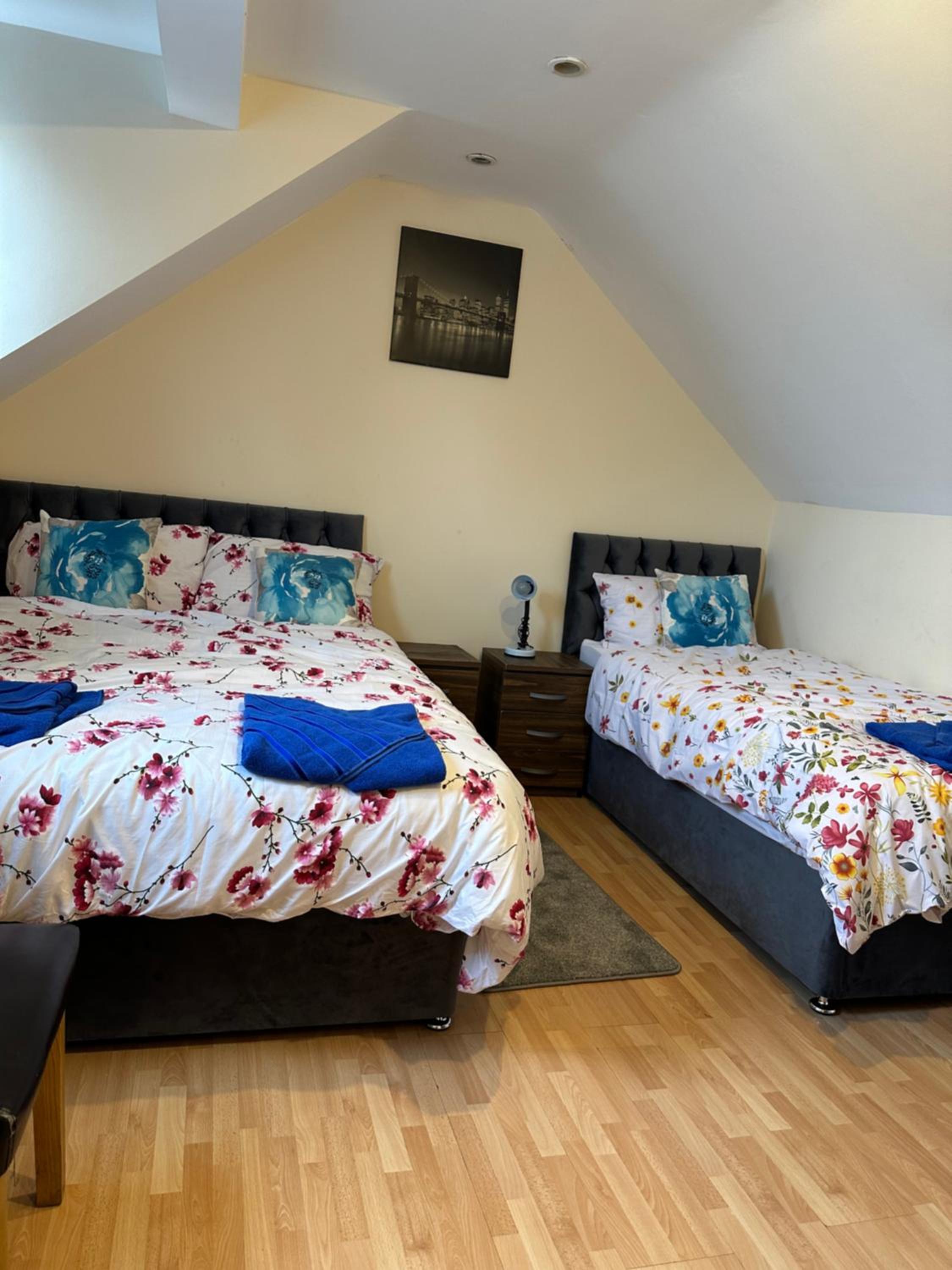 Economy Triple Room photo 3