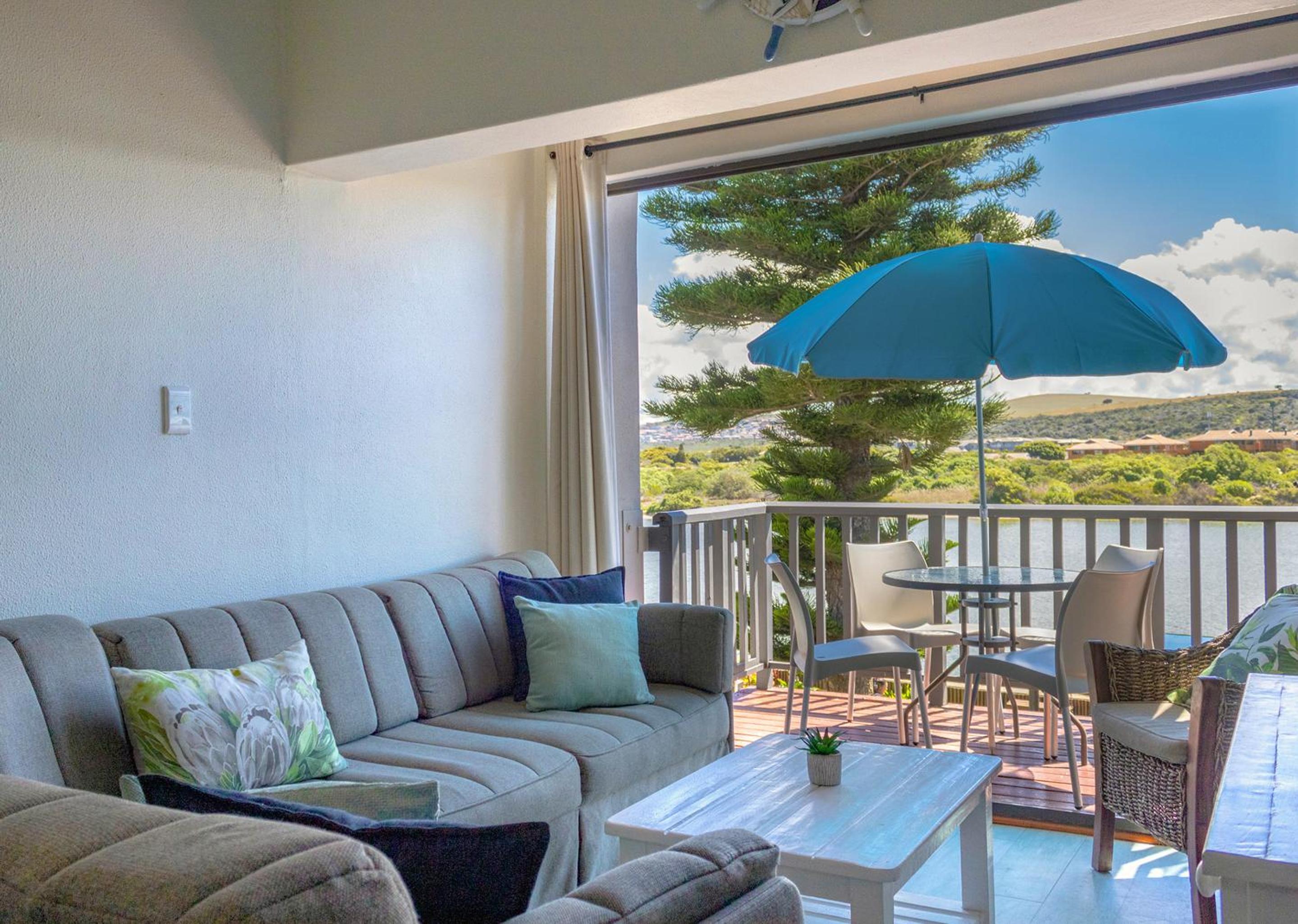 Apartment With Lake View photo 2