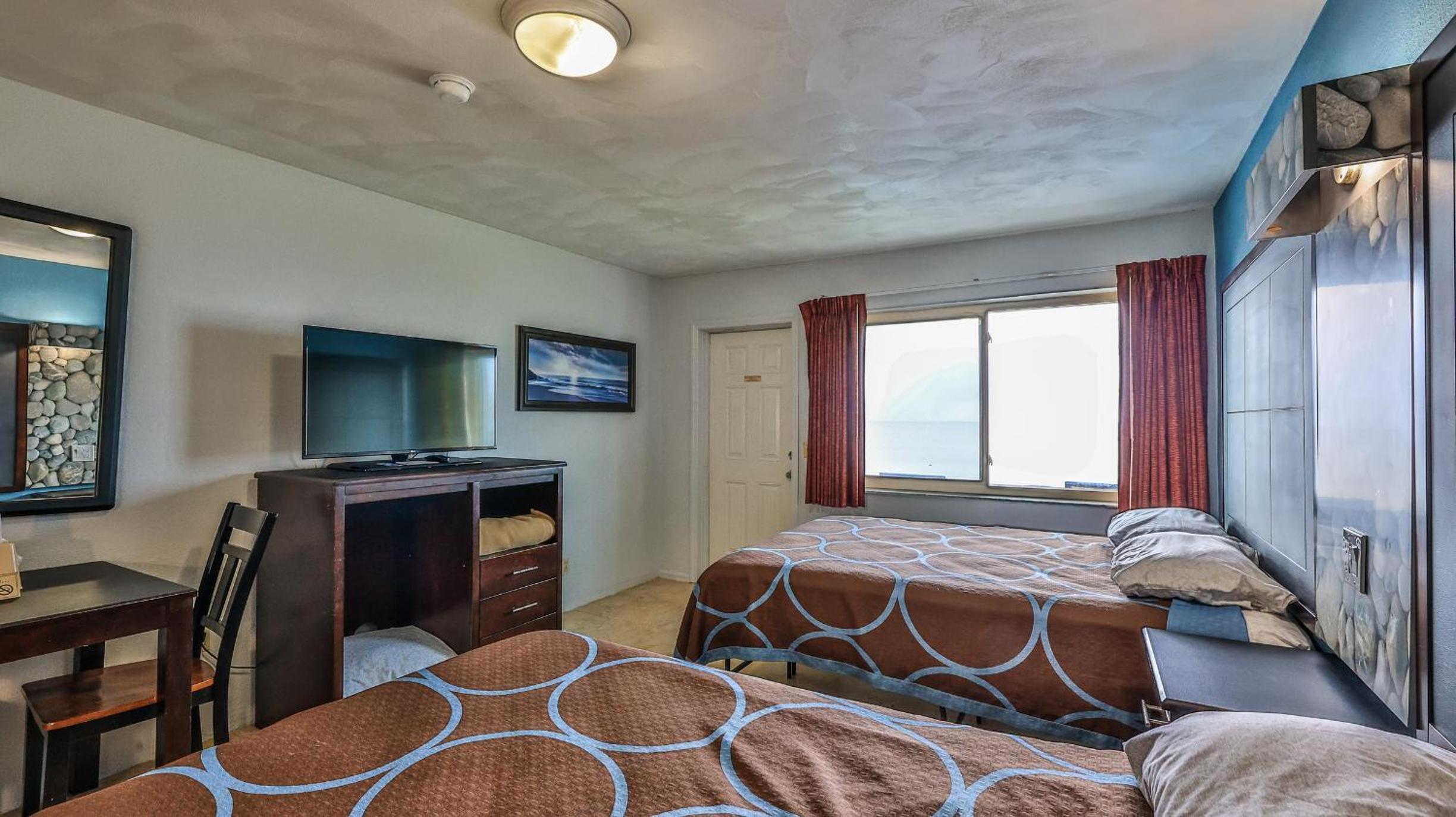 Double Room with Balcony or Patio -  Oceant Front  - Photo 19
