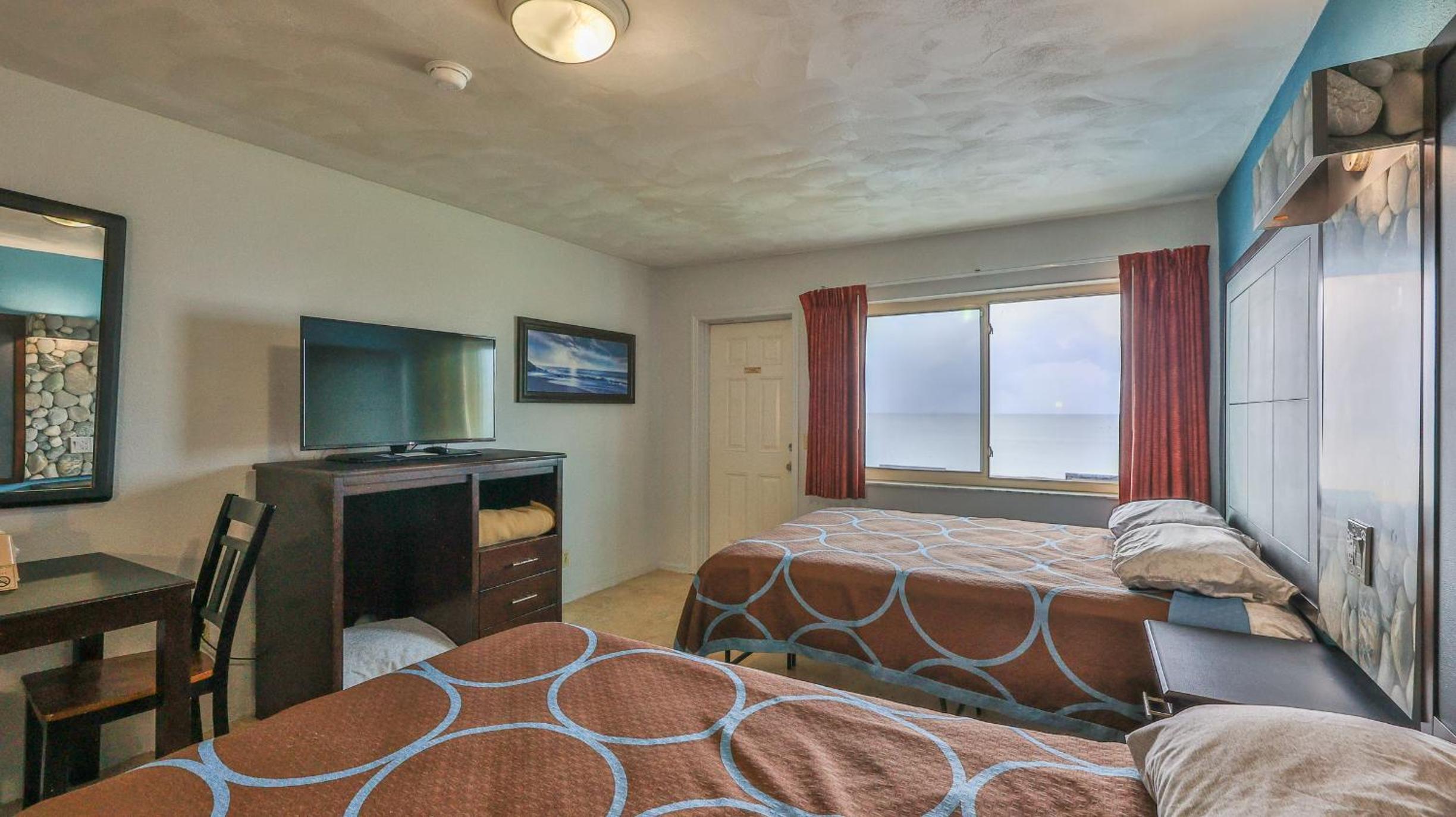 Double Room with Balcony or Patio -  Oceant Front  - Photo 9