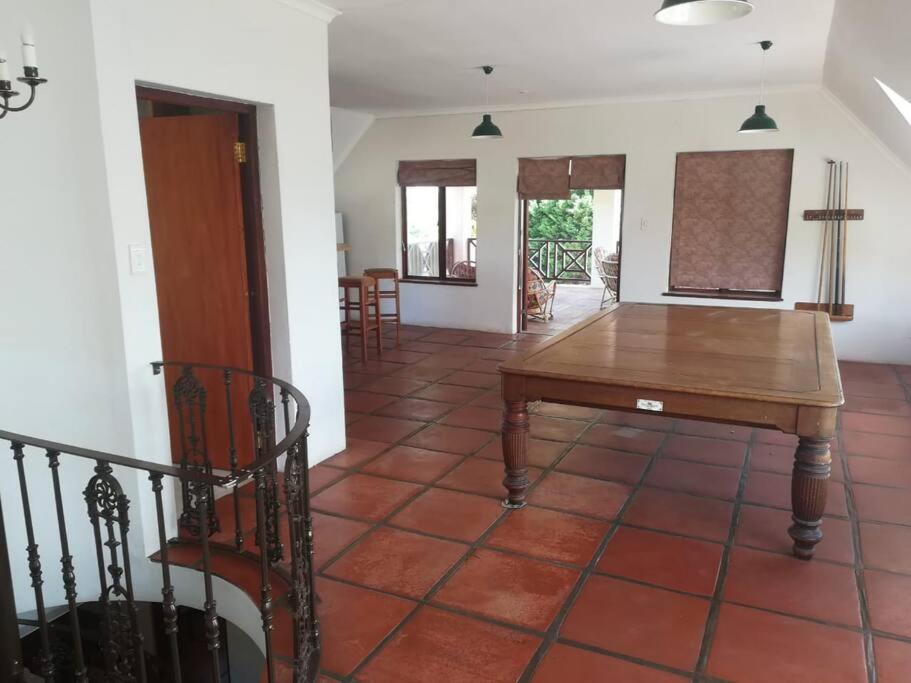 Four-Bedroom House photo 2