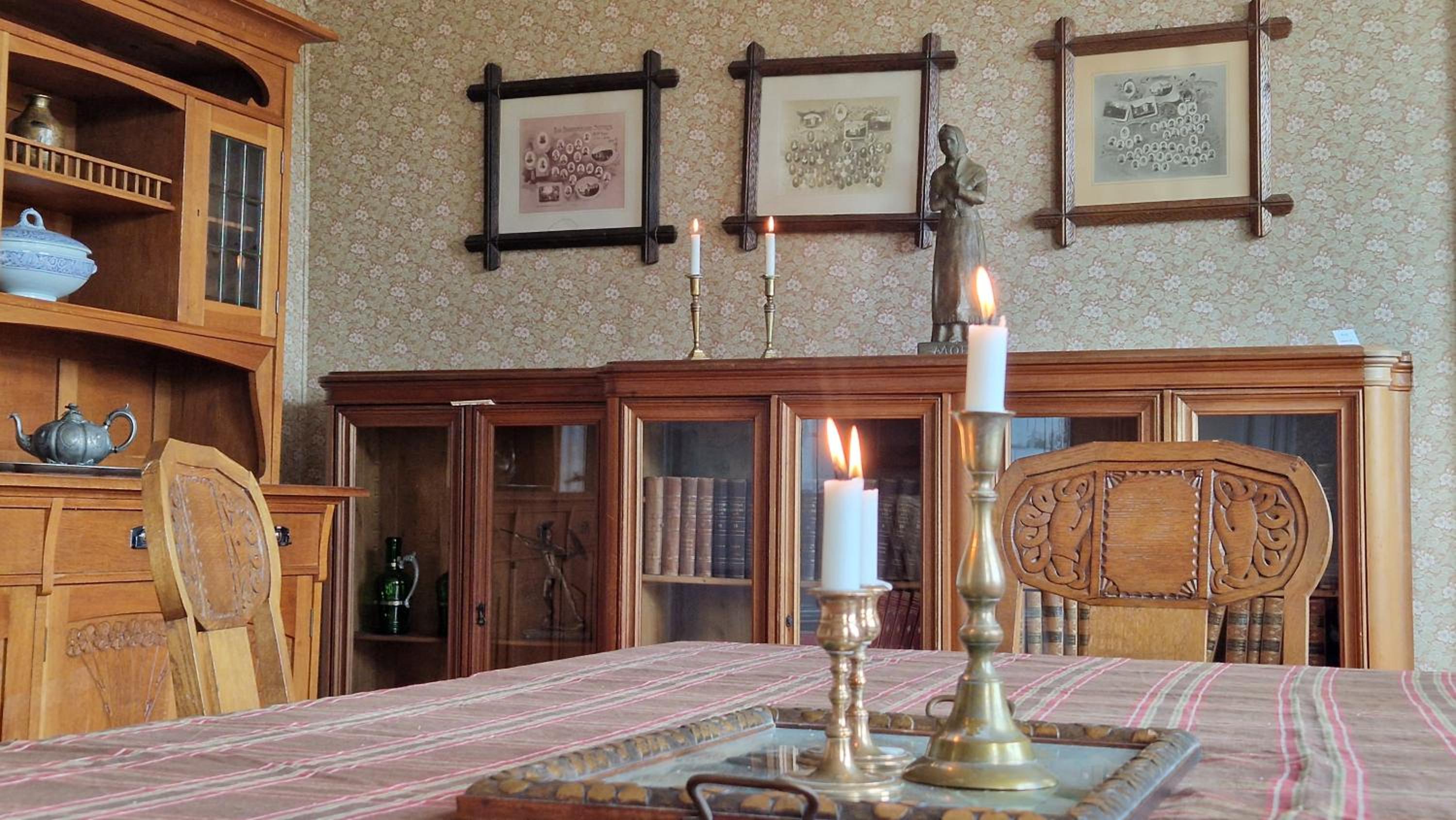 Family Room with Lake View - Photo 10