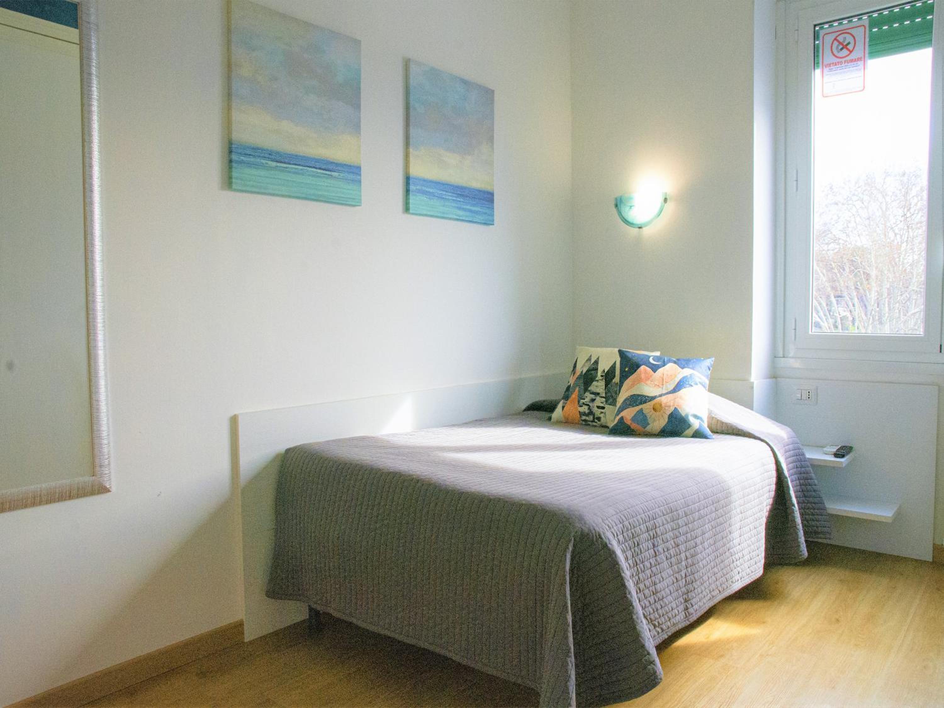 Single Room with Private Bathroom photo 1