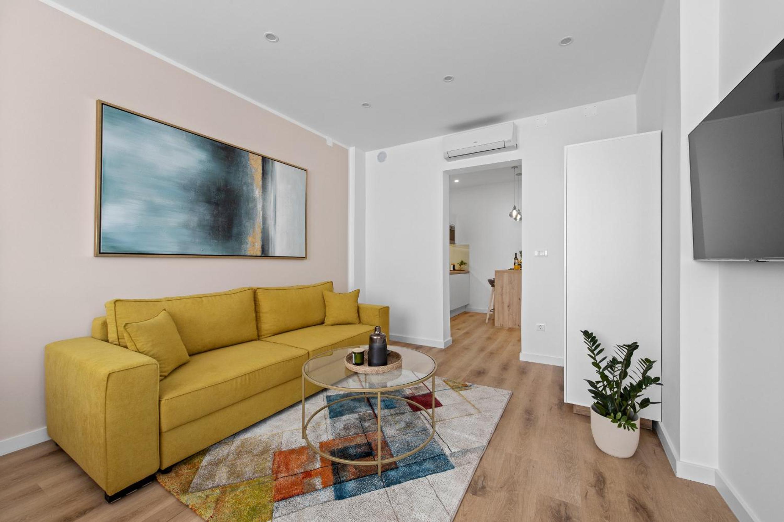 One-Bedroom Apartment photo 1