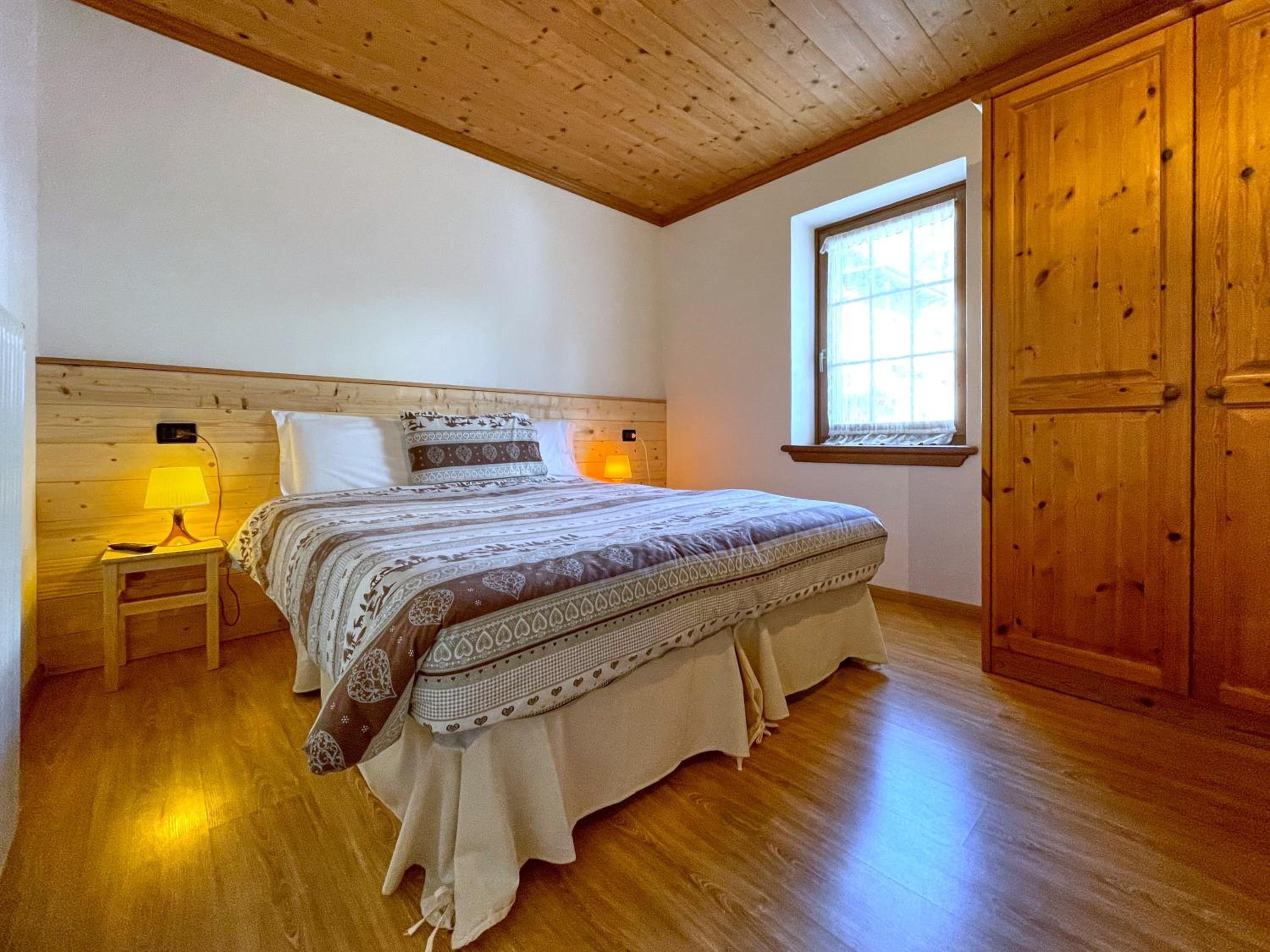 Quadruple Room with Private Bathroom photo 2