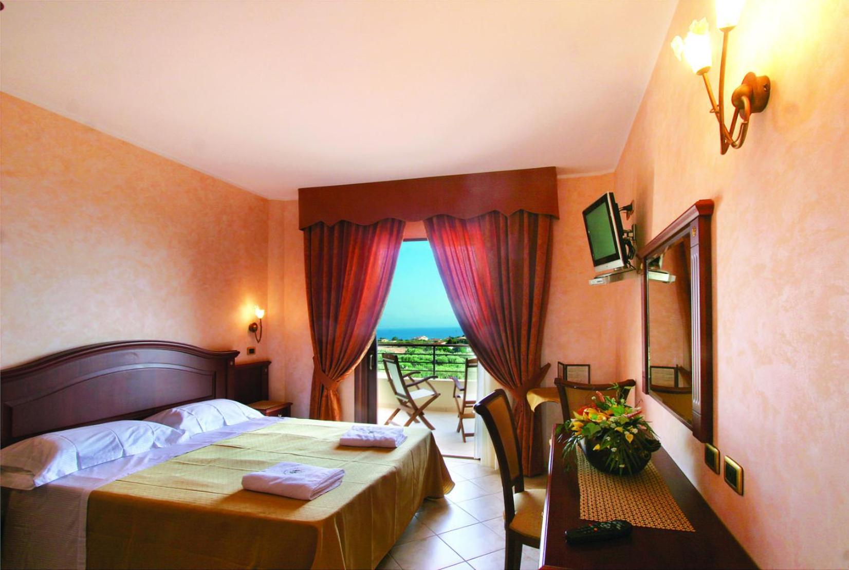 Double Room - Photo 2
